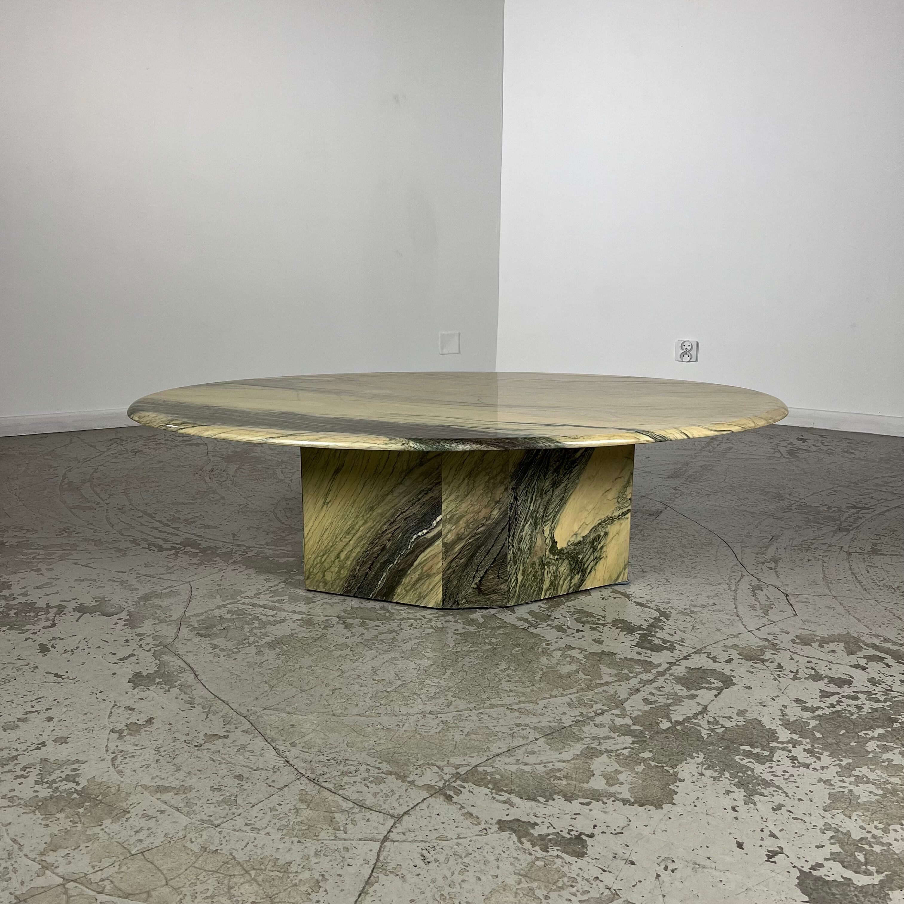 Table basse en marbre vert d'Estours années 70