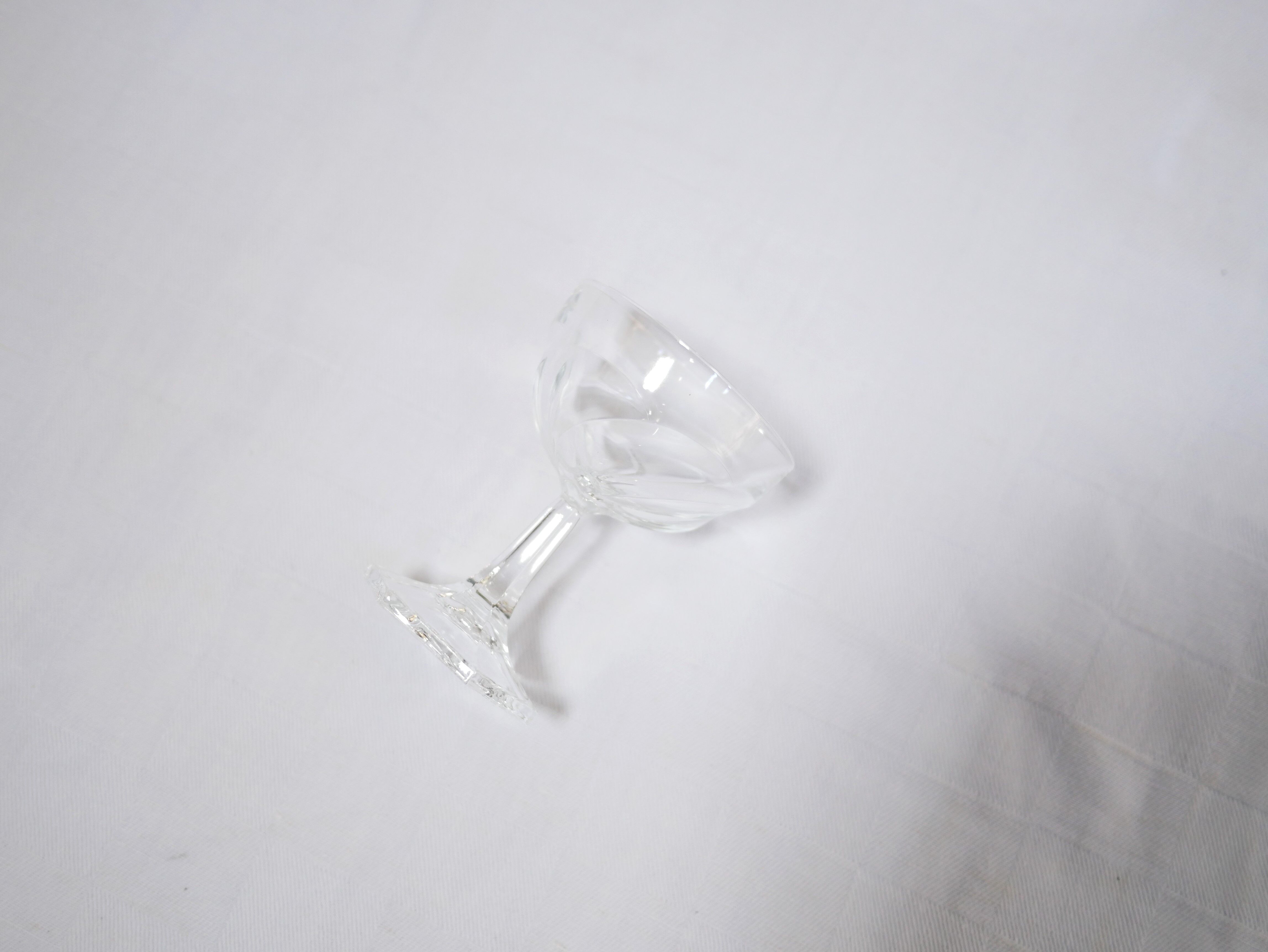Series of 6 vintage crystal champagne glasses