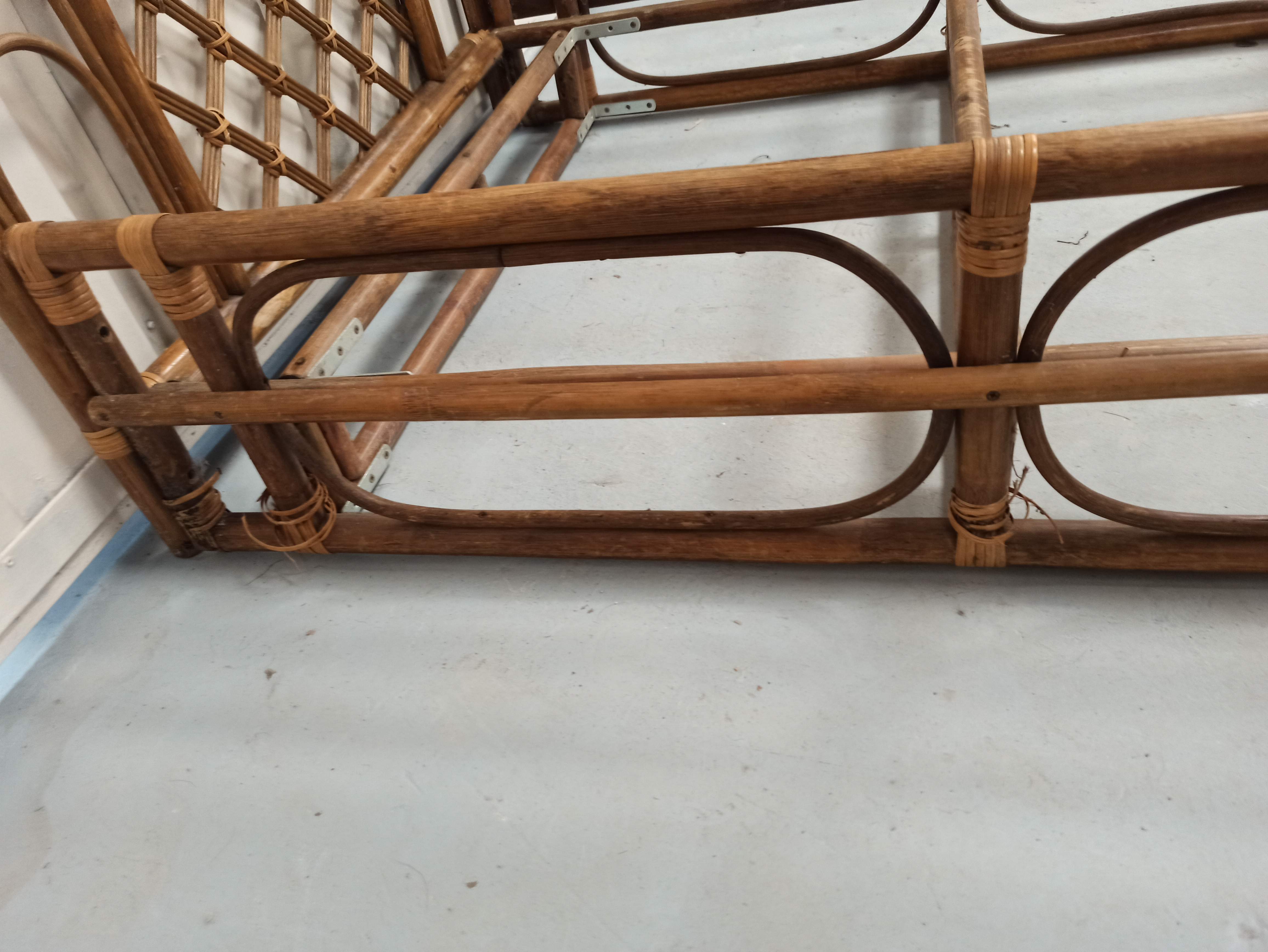 Rattan bamboo bed for one person