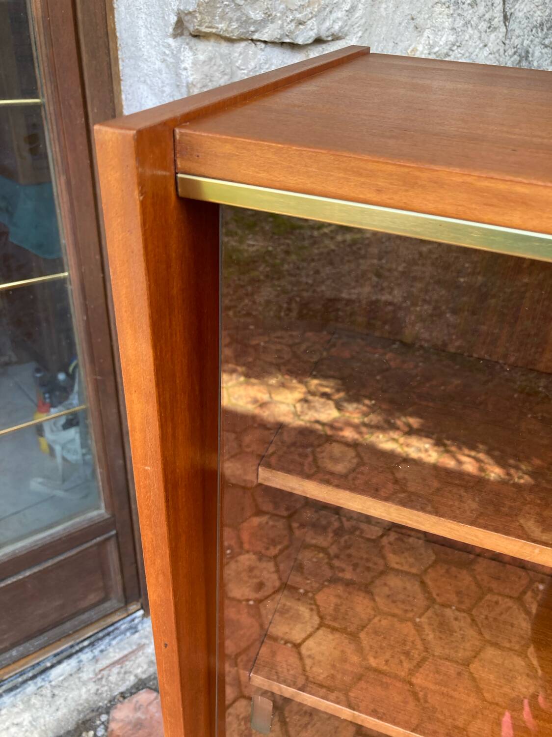 Vintage 1960s display cabinet.