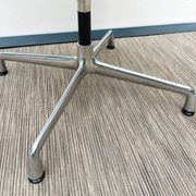Pair of Ch. Eames Alu Group mesh chairs Vitra Vintage