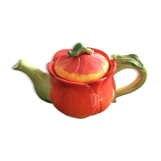 Tulip teapot in slip