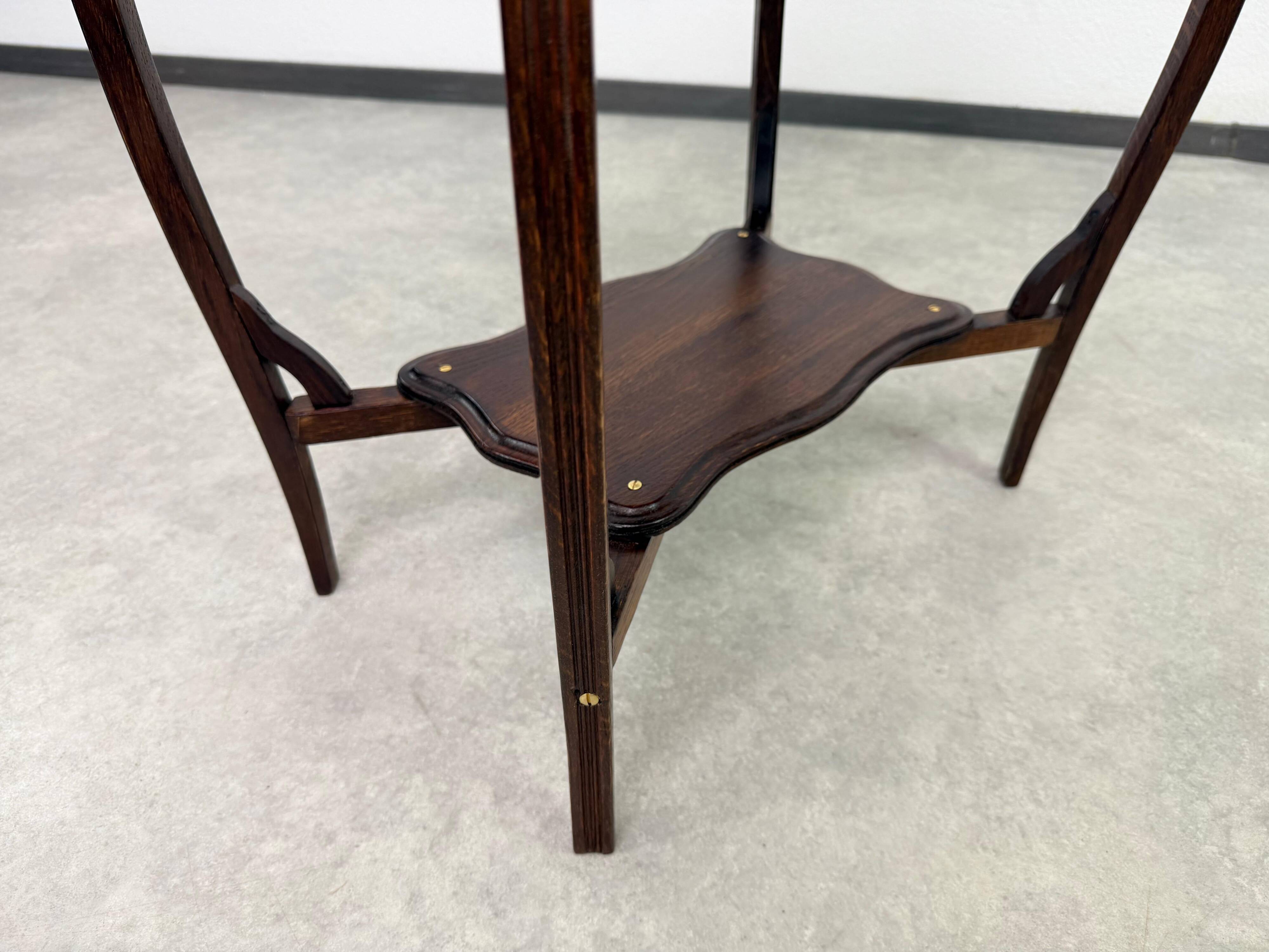 Table d'appoint de coiffeuse ancienne avec couvercle à charnières