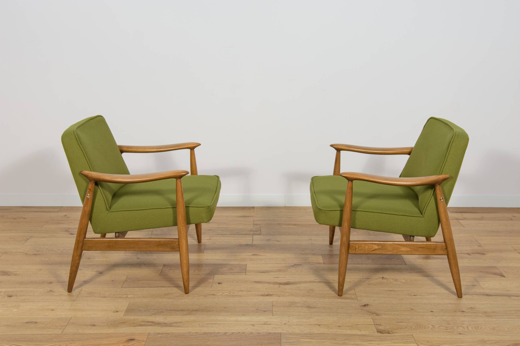 GFM-87 Armchairs by Juliusz Kedziorek for Gościcińskie Furniture, Poland, 1960s, Set of 2