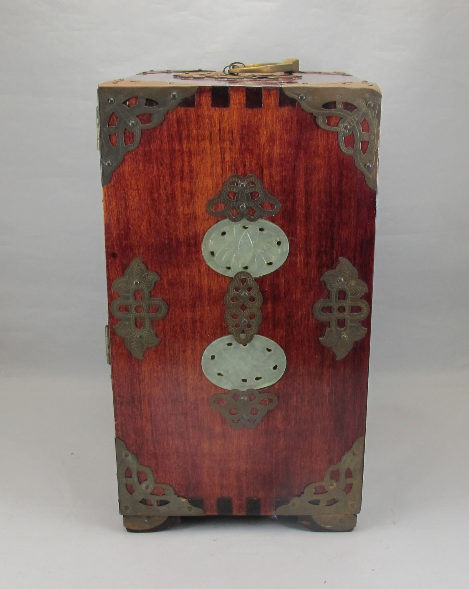 large Wooden Chinese jewelry box decorated with jade plates n°2