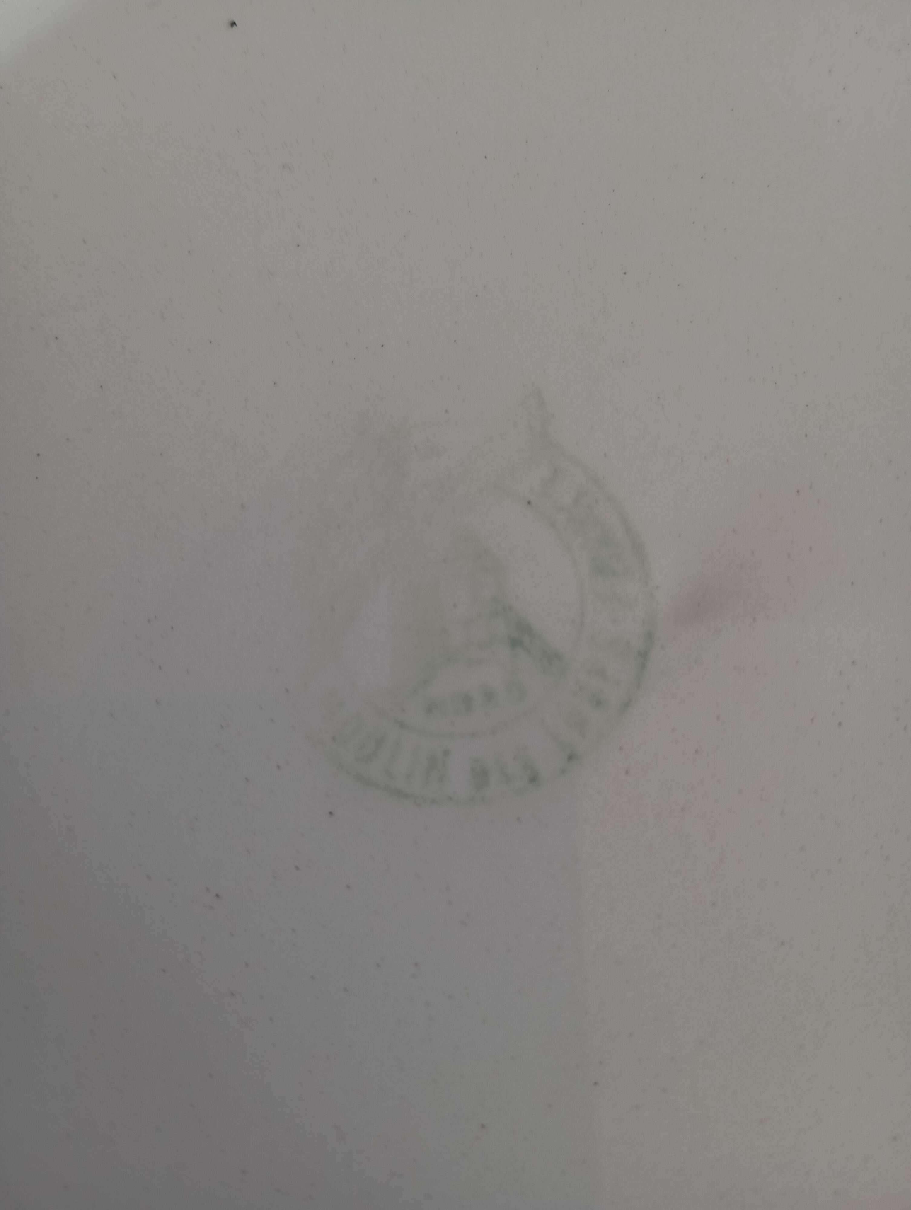 2 Moulin des Loups yellow “Tablecloth” plates