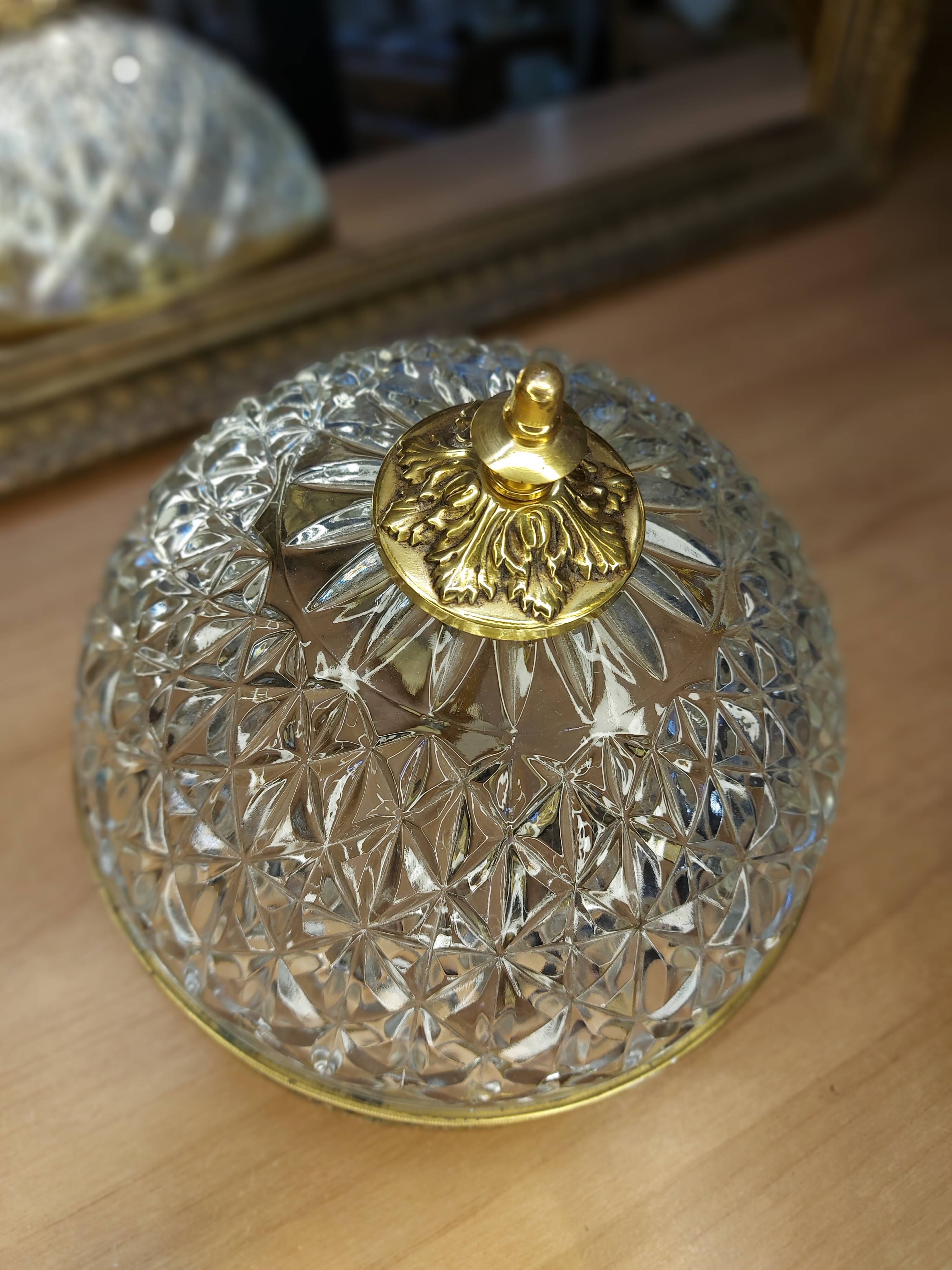 Chisled glass applique