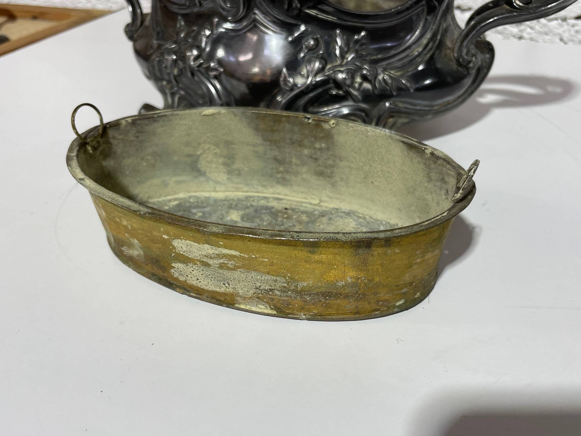 Table jardinière and its silver-plated tray in Louis XV style.