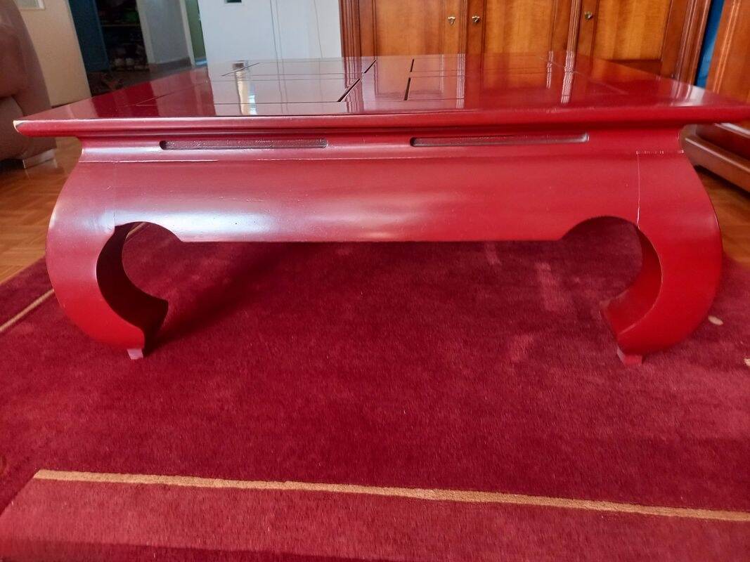 Table laque rouge