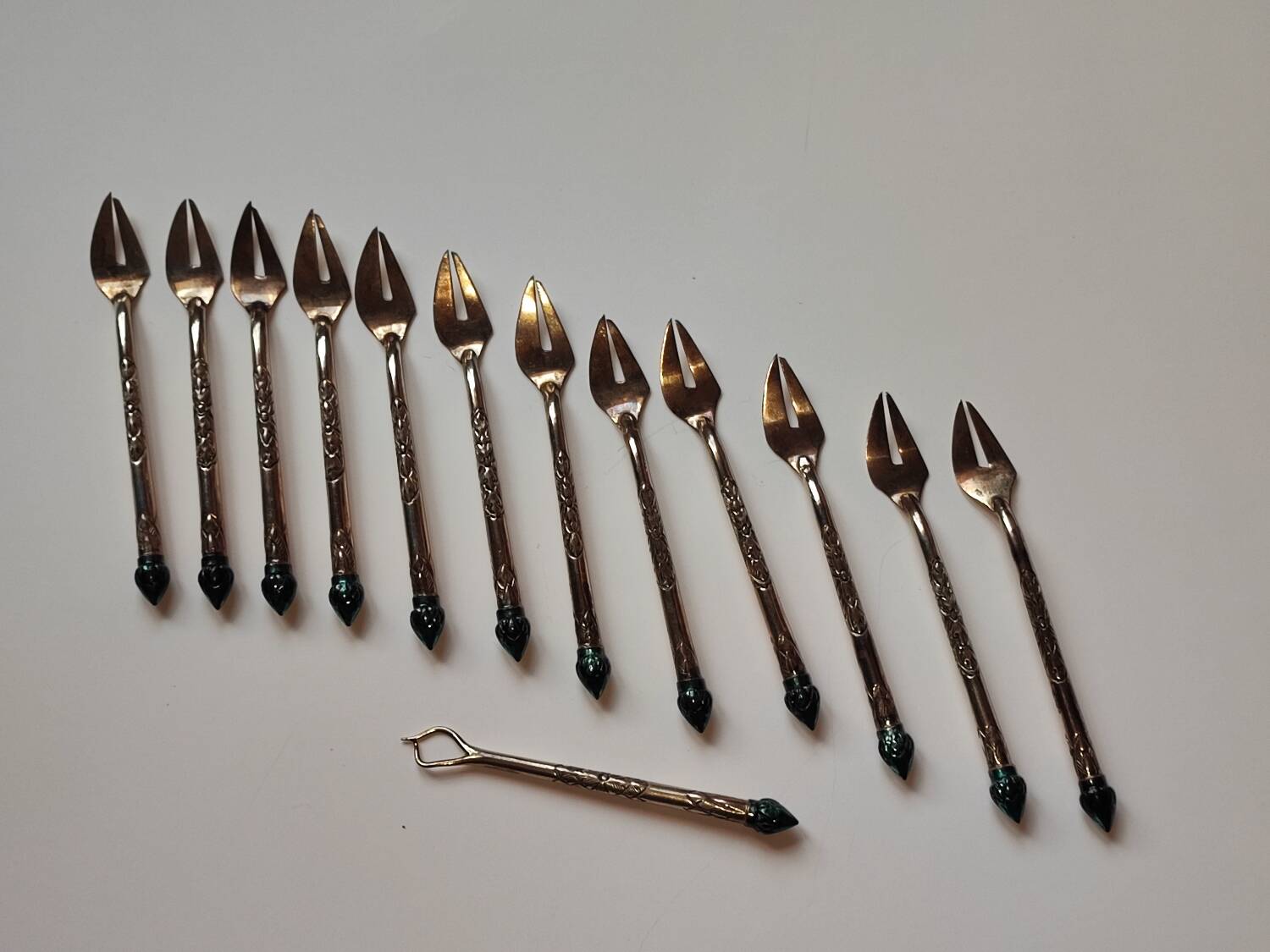 Set of oyster spoons