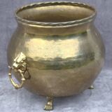 Vintage round flower pot copper brass planter lion feet