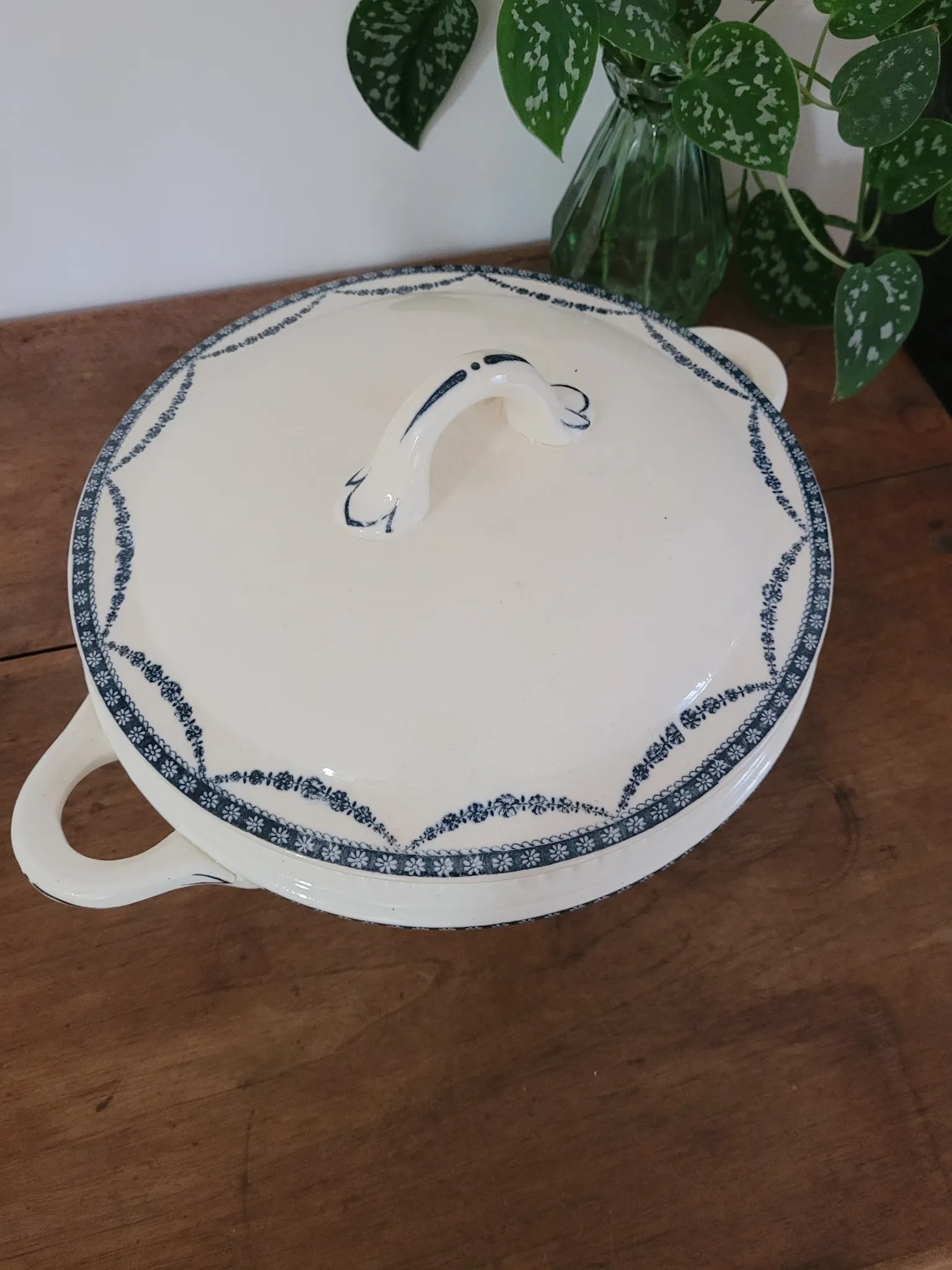 Ironstone soup tureen Vincennes Salins