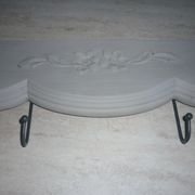 Porte manteaux en bois 4 patères fleurs gris