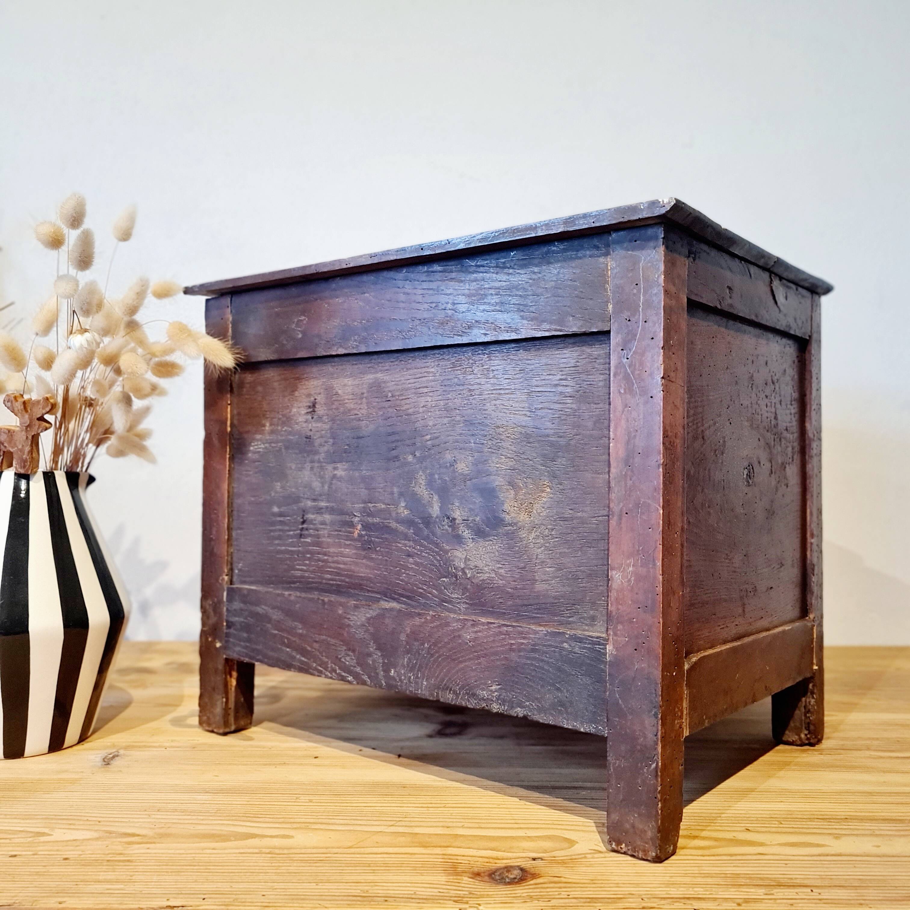 Small antique wooden workshop cabinet with 3 drawers