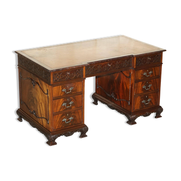 Bureau Thomas Chippendale Revival avec plateau en cuir