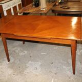 Extendable oak table
