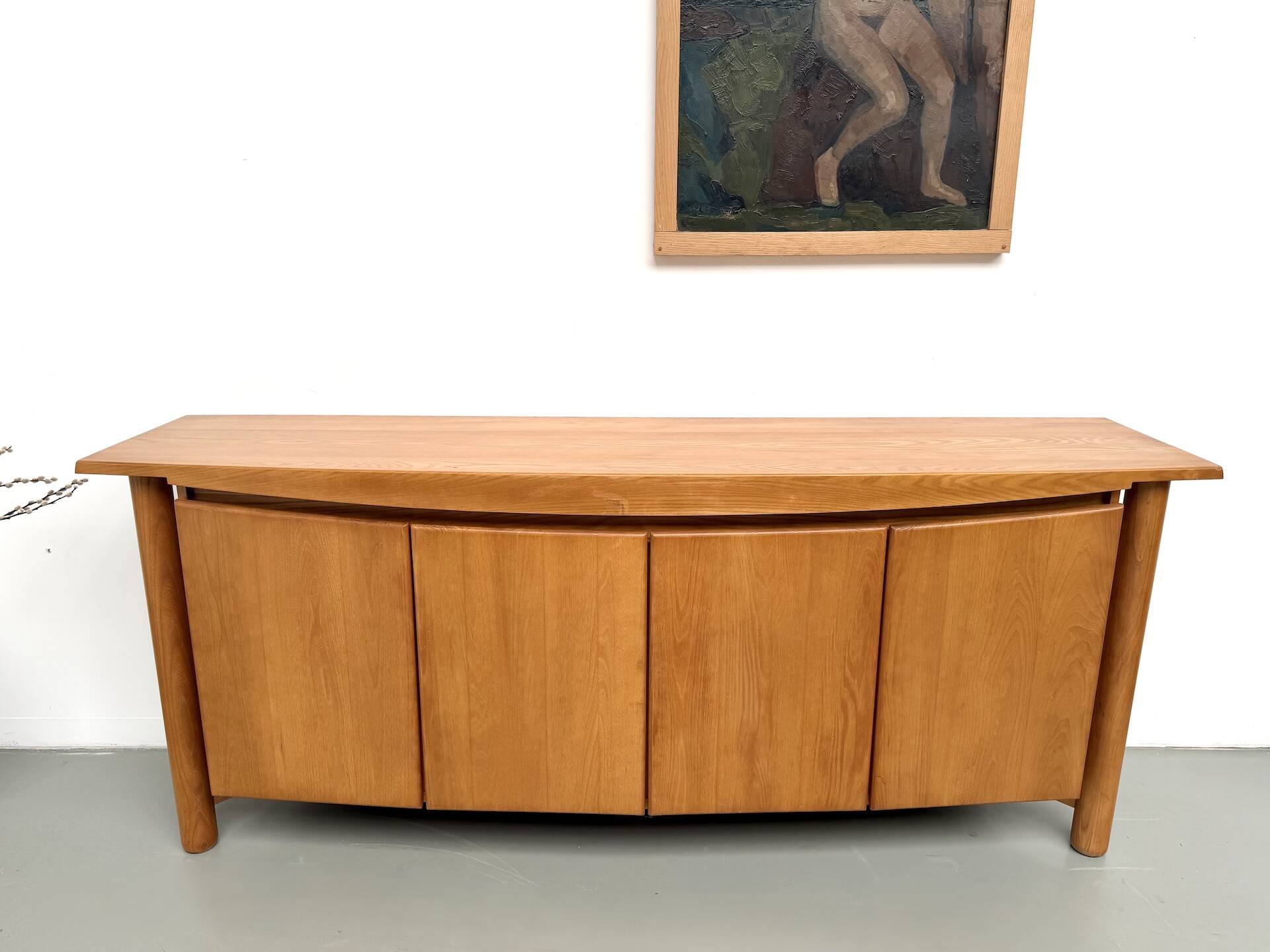 Enfilade galbée Maison Regain en orme massif, 1970
