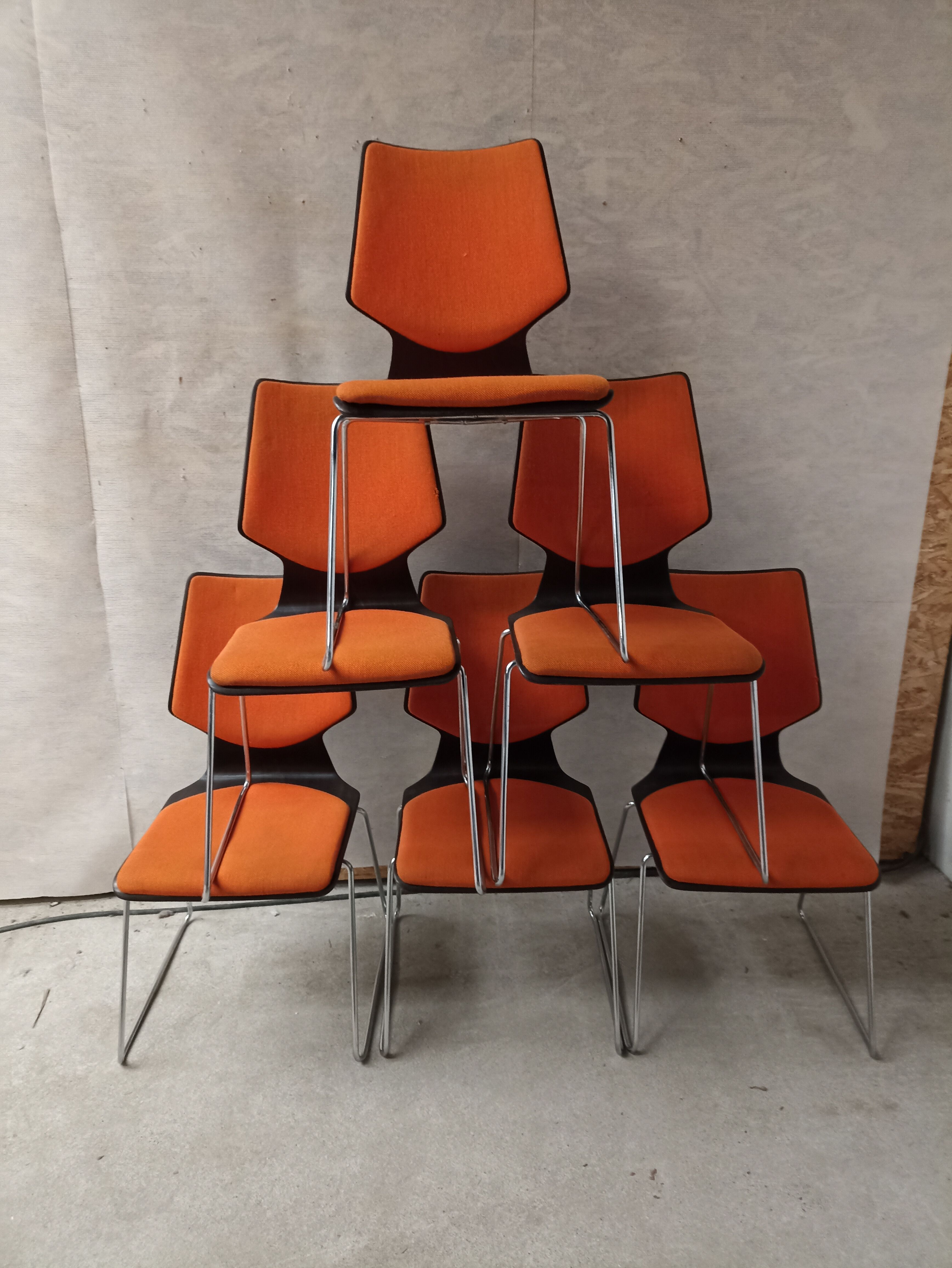 Set 6 vintage Pagwood chairs