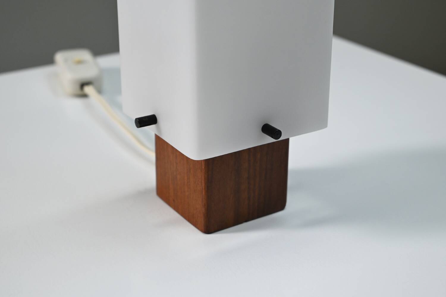 Vintage table lamp produced by Alfaplex Milano, 1960s Italy.