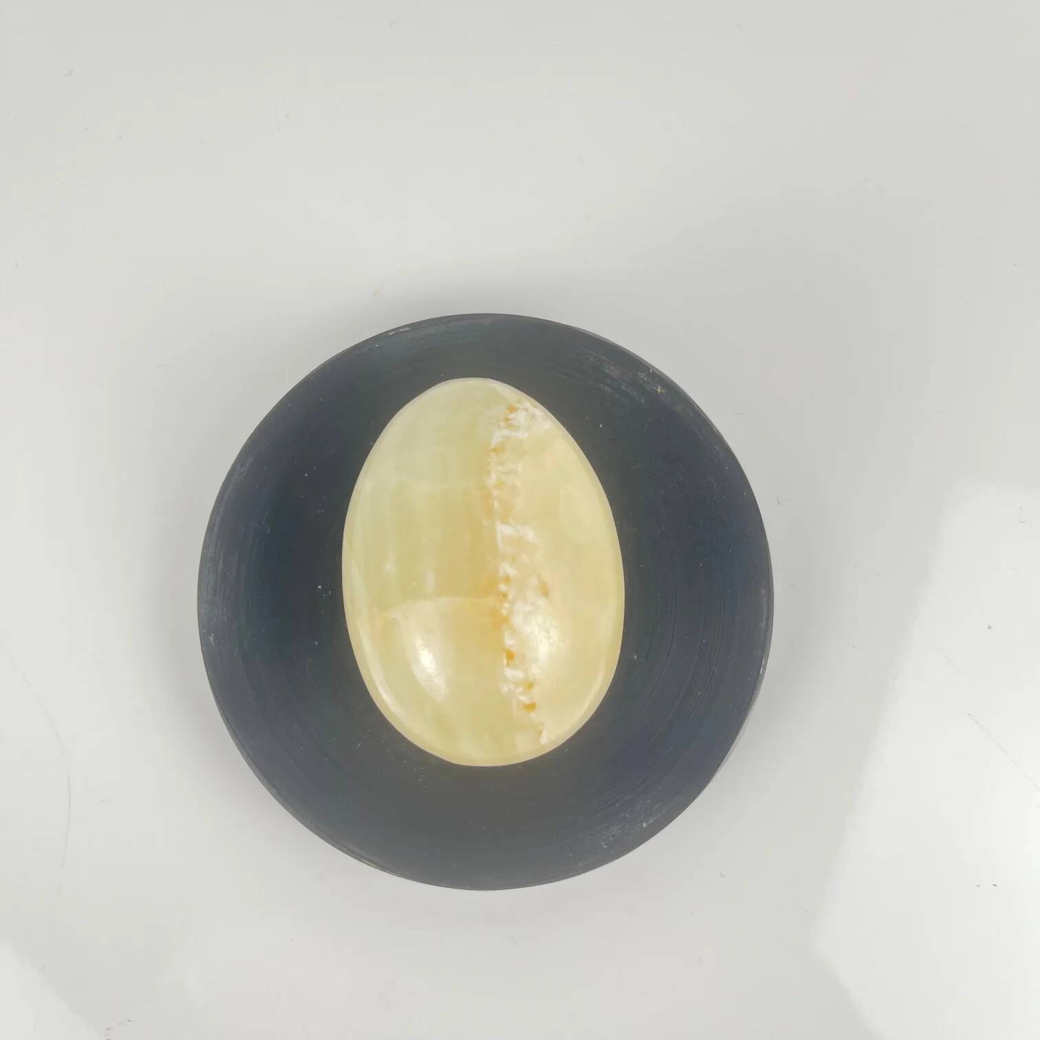 Set of vintage decorative eggs in translucent veined onyx, 1970s