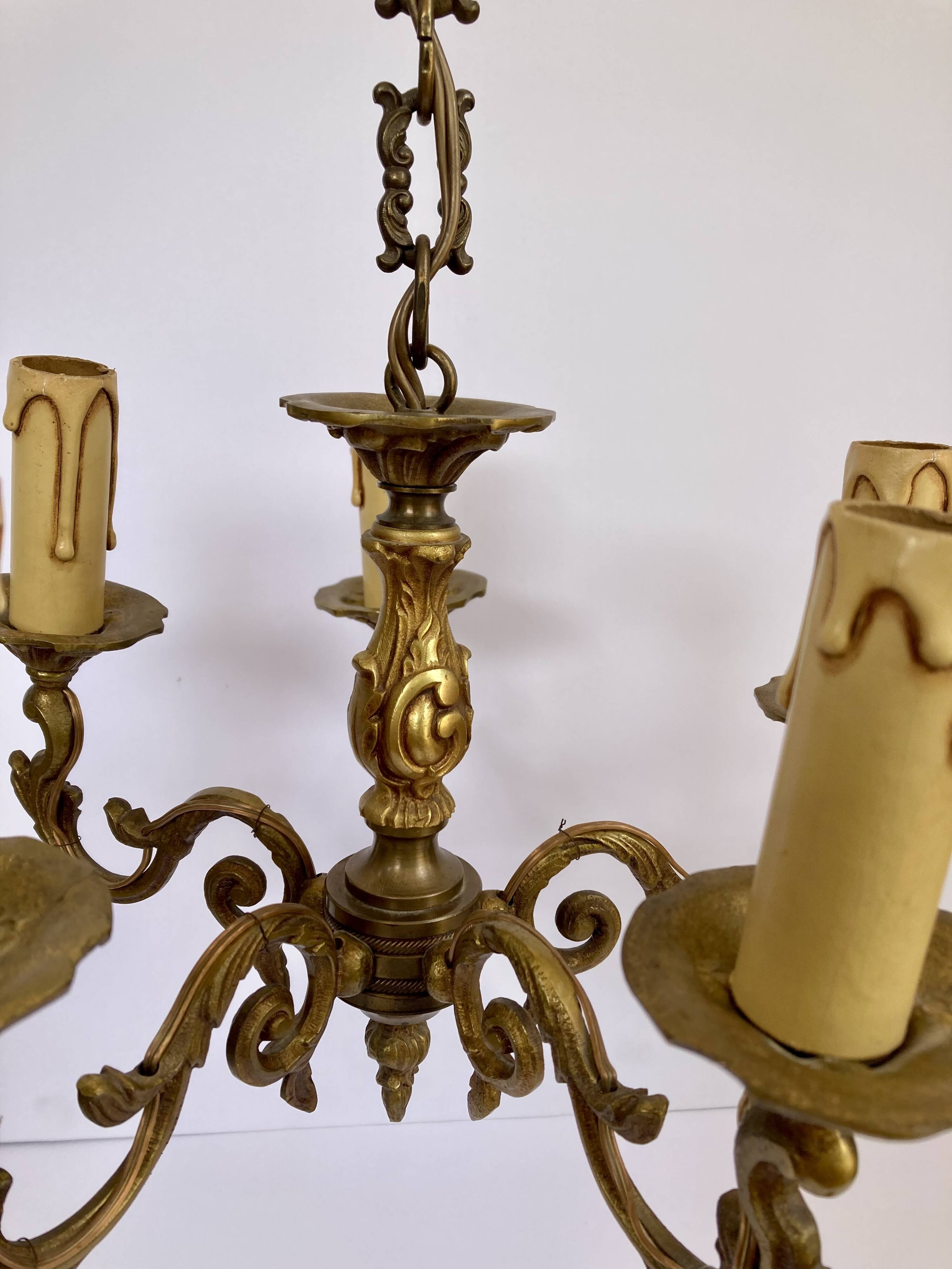 Lustre ancien doré à 5 lumières