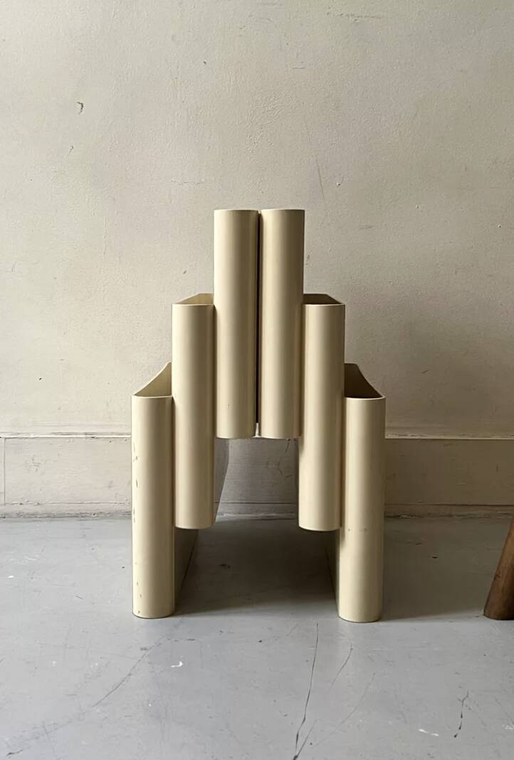 Off-white magazine rack by Giotto Stoppino for Kartell, Italy 1970s