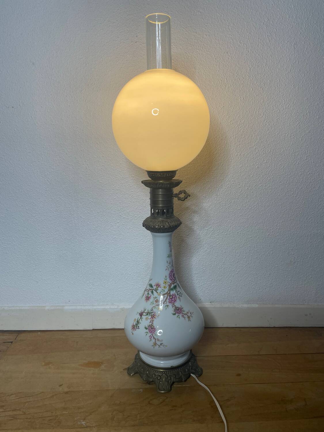 Old Napoleon 3 globe electrified oil lamp in opaline