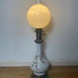 Ancienne lampe à pétrole éclectrifié Napoleon 3 globe en opaline