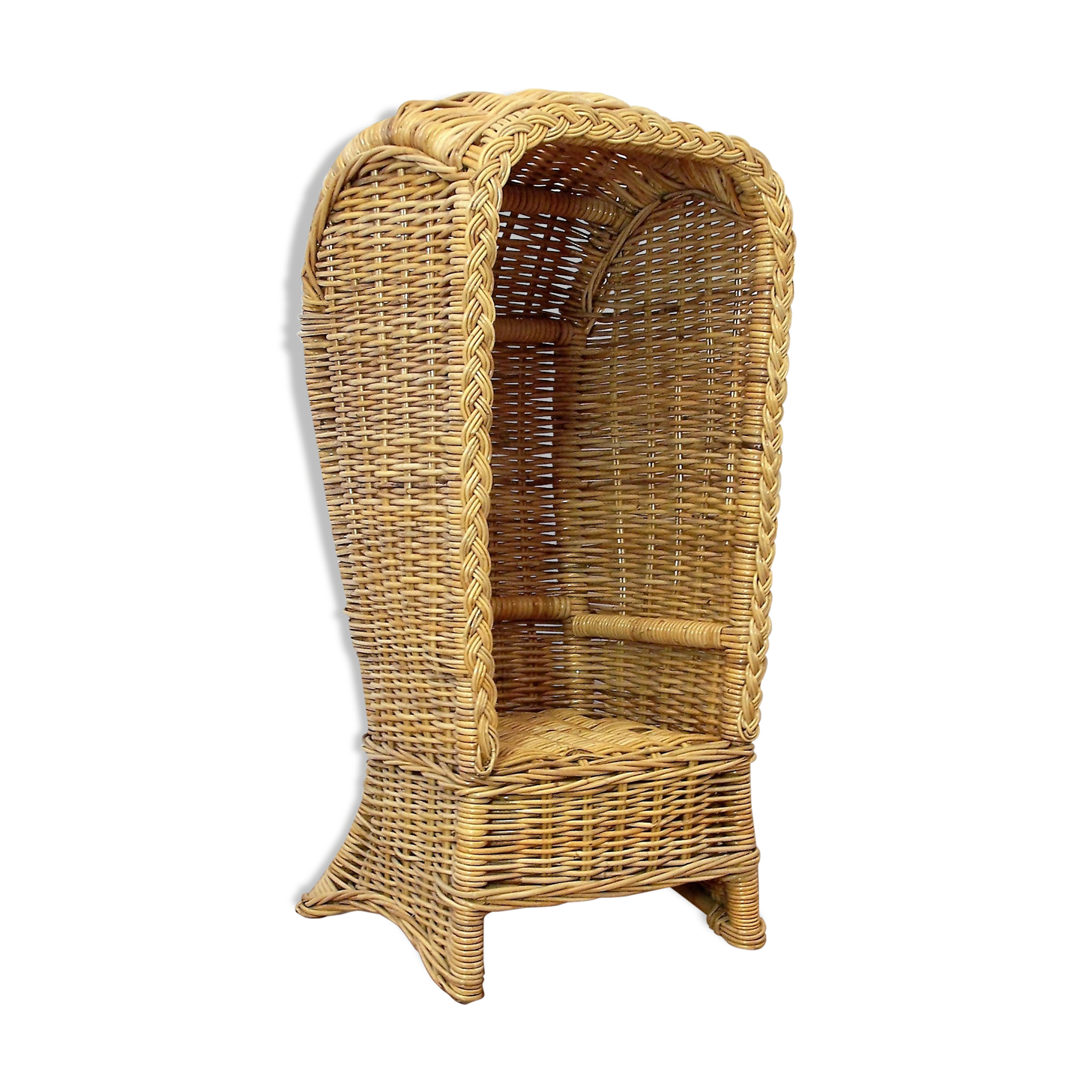 Children's rattan chair called "cabin"