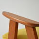 Fauteuil 366 signé J.Chierowski jaune et oiseaux