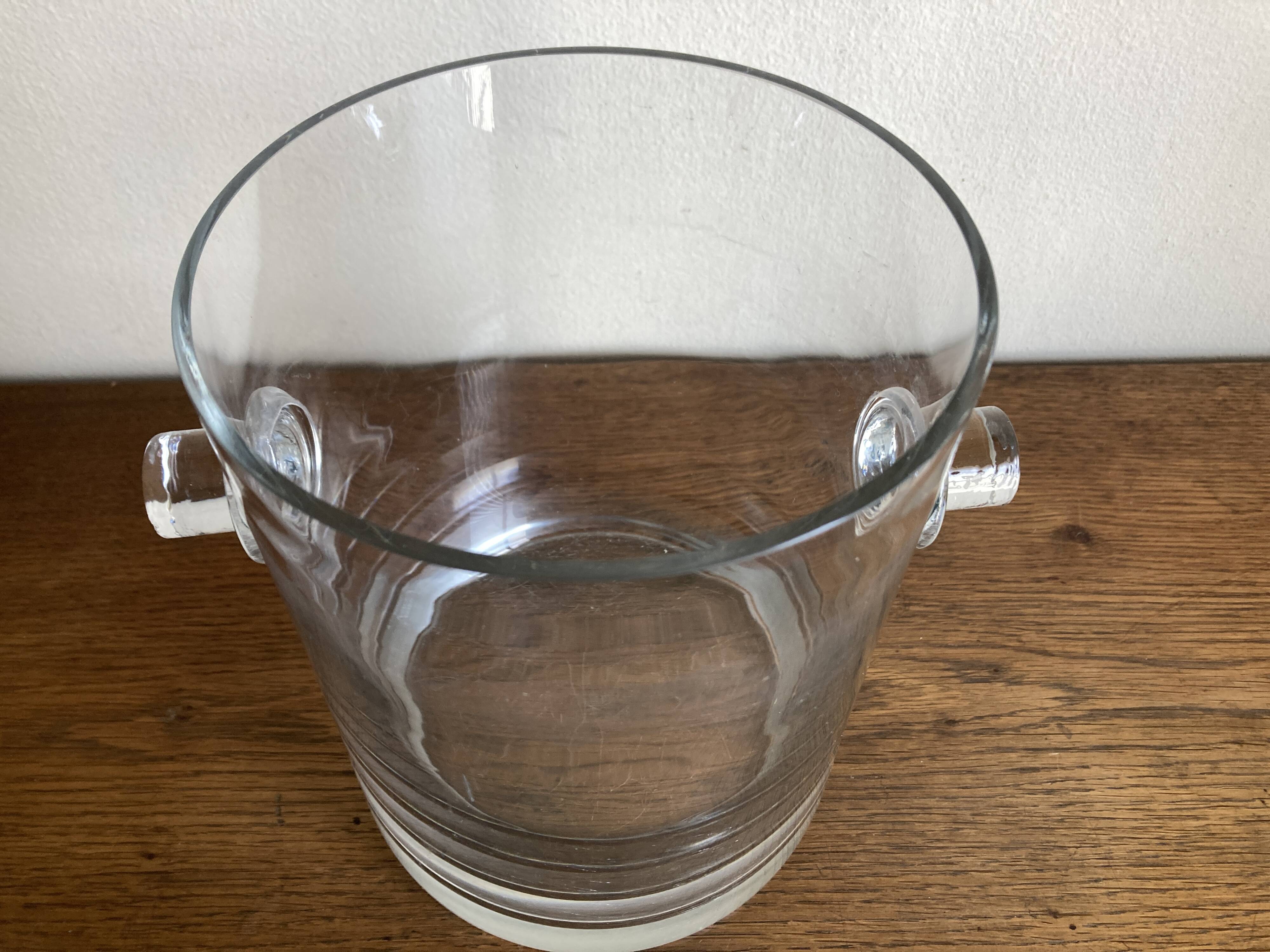 Modernist crystal vase ringing 1970