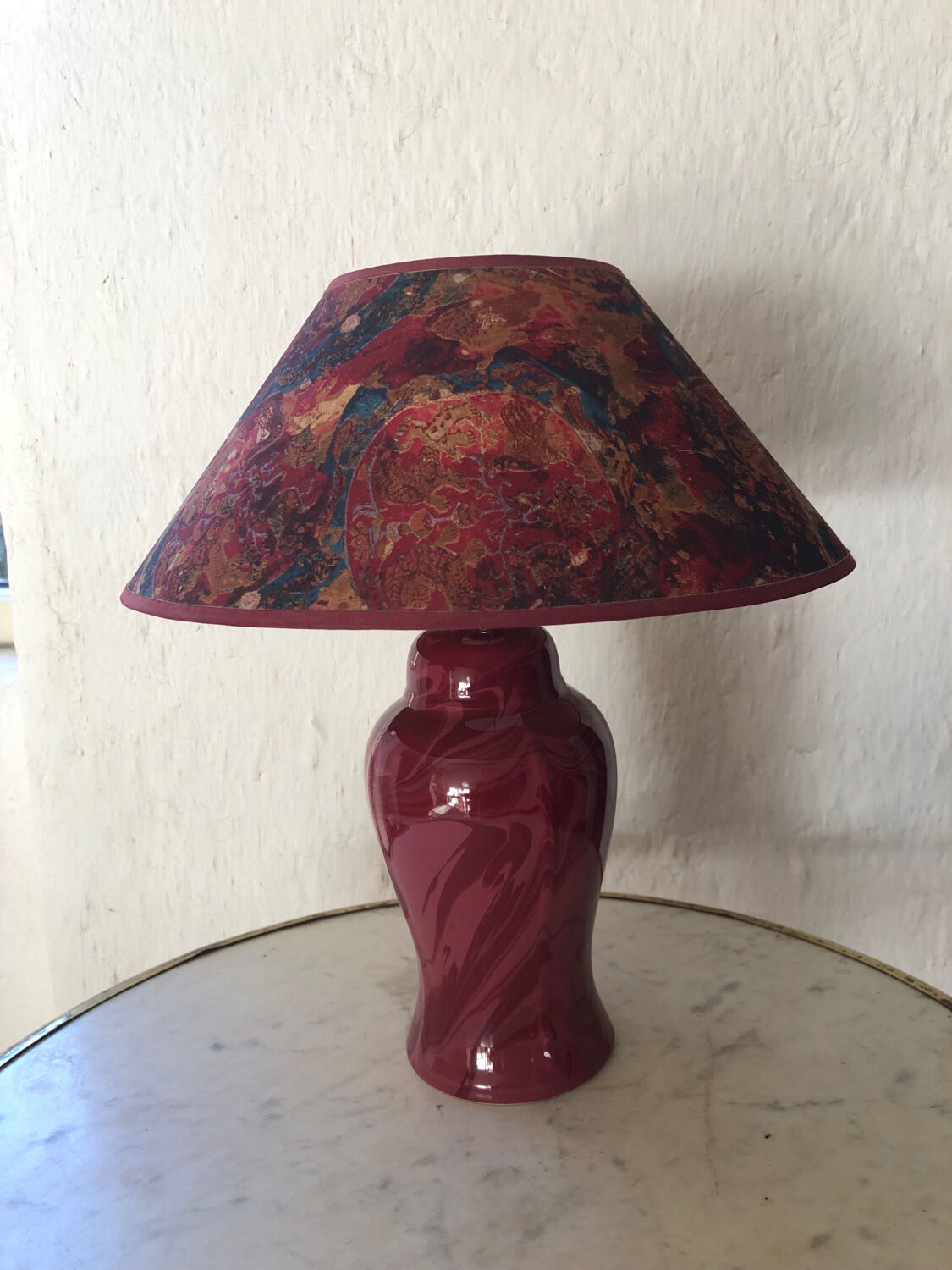 Ceramic foot table lamp