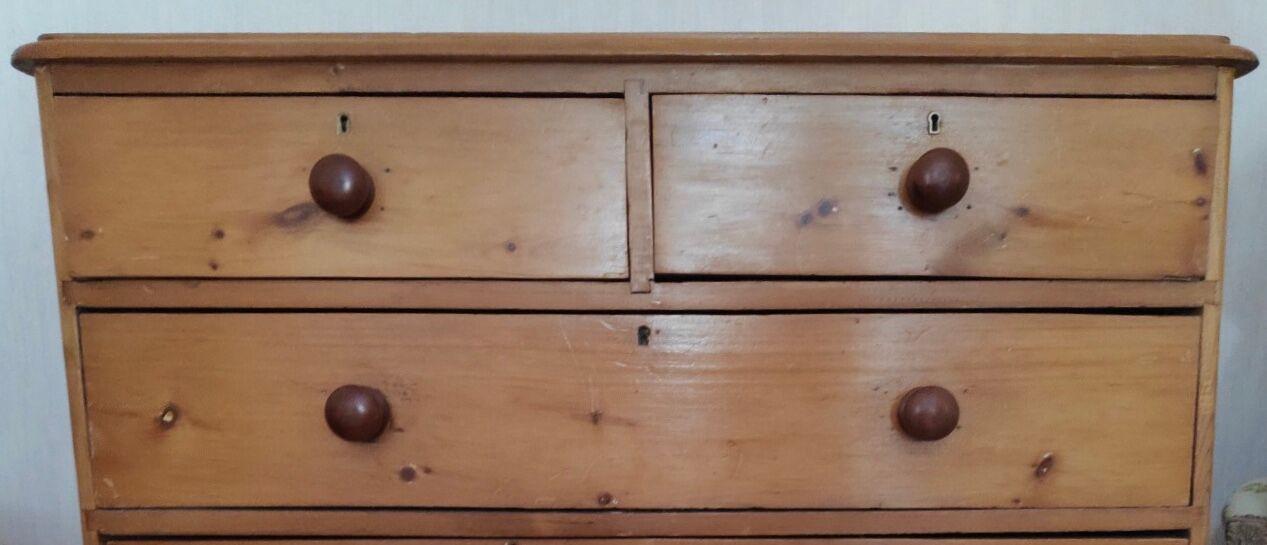 English pine chest of drawers