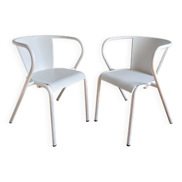 Adico 5008 white chairs