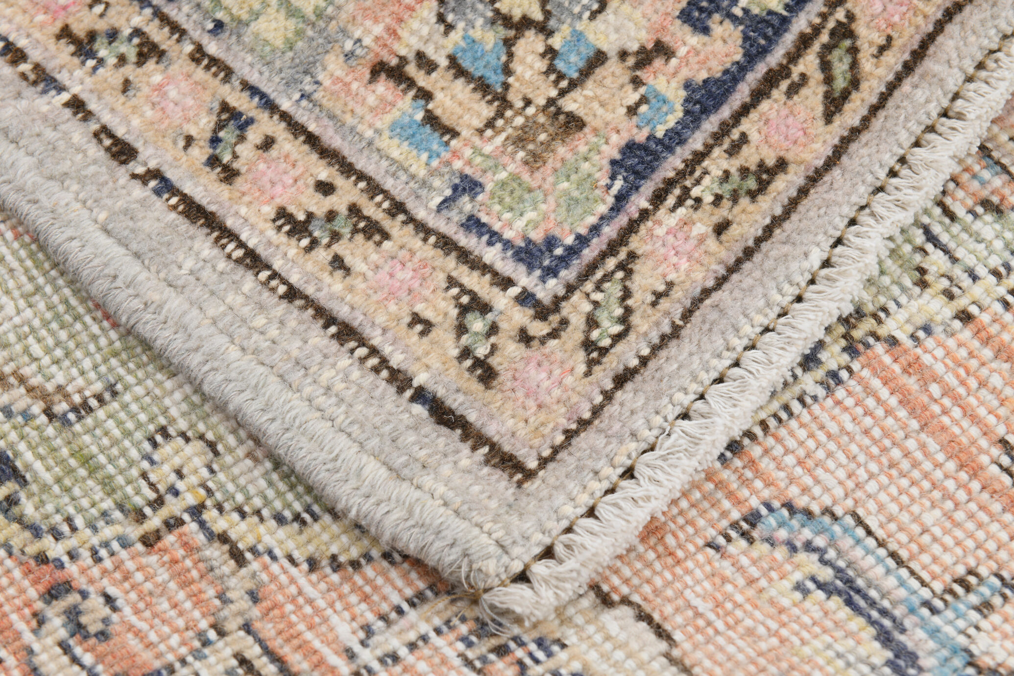 Farmhouse floral vintage rug 256x137cm