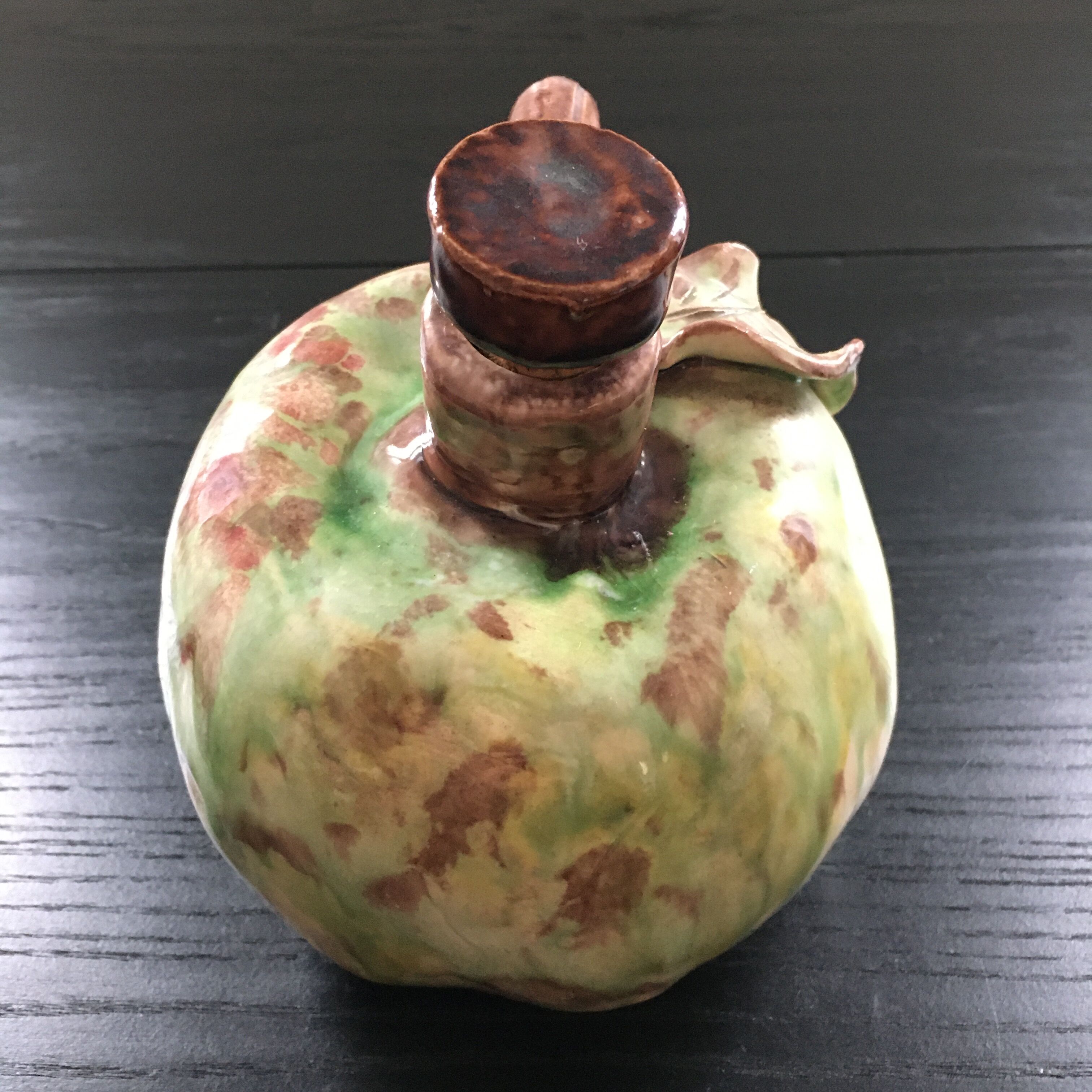 Jug apple in slipware