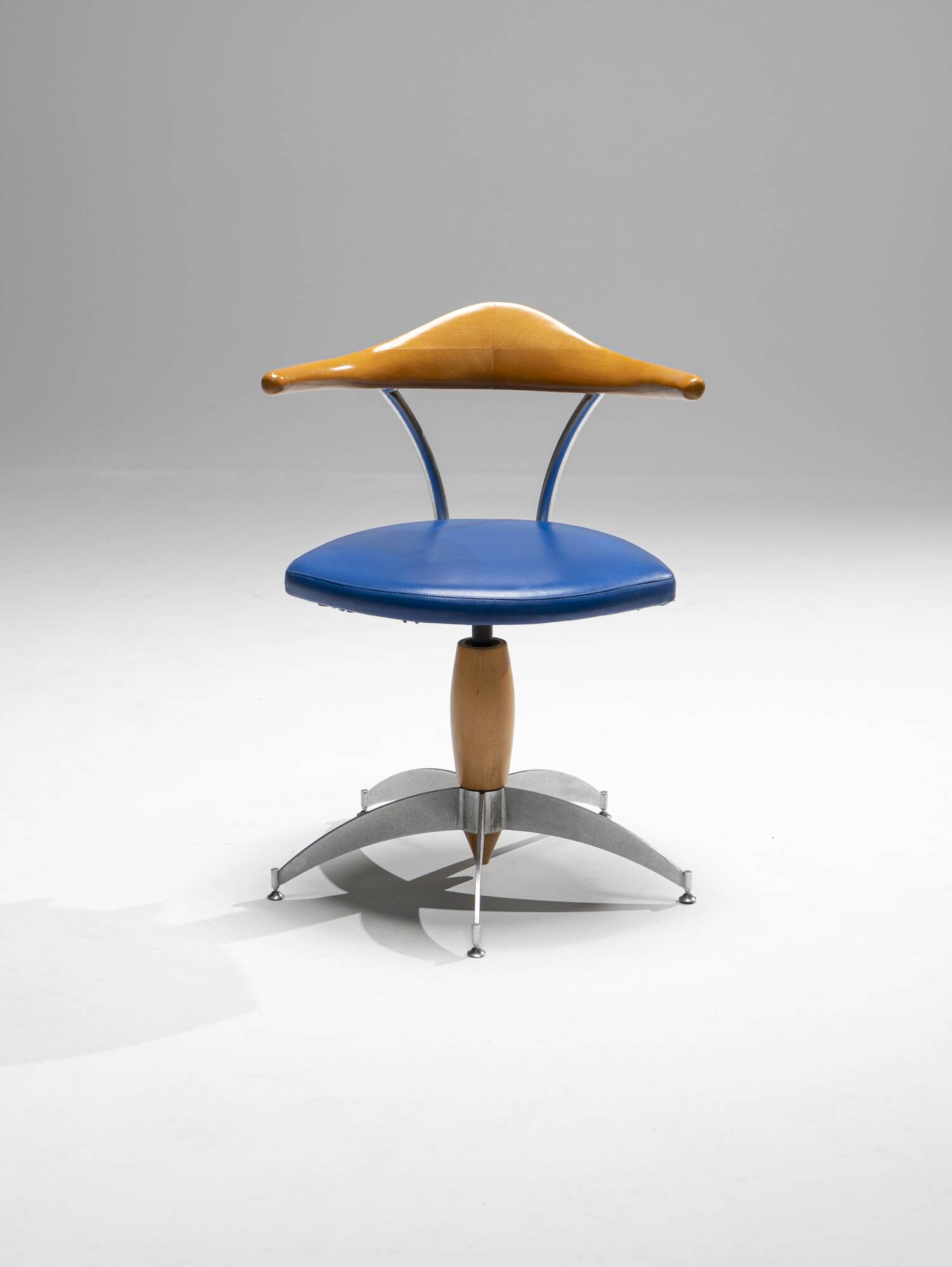 Chaise pivotante, Italie, années 1980