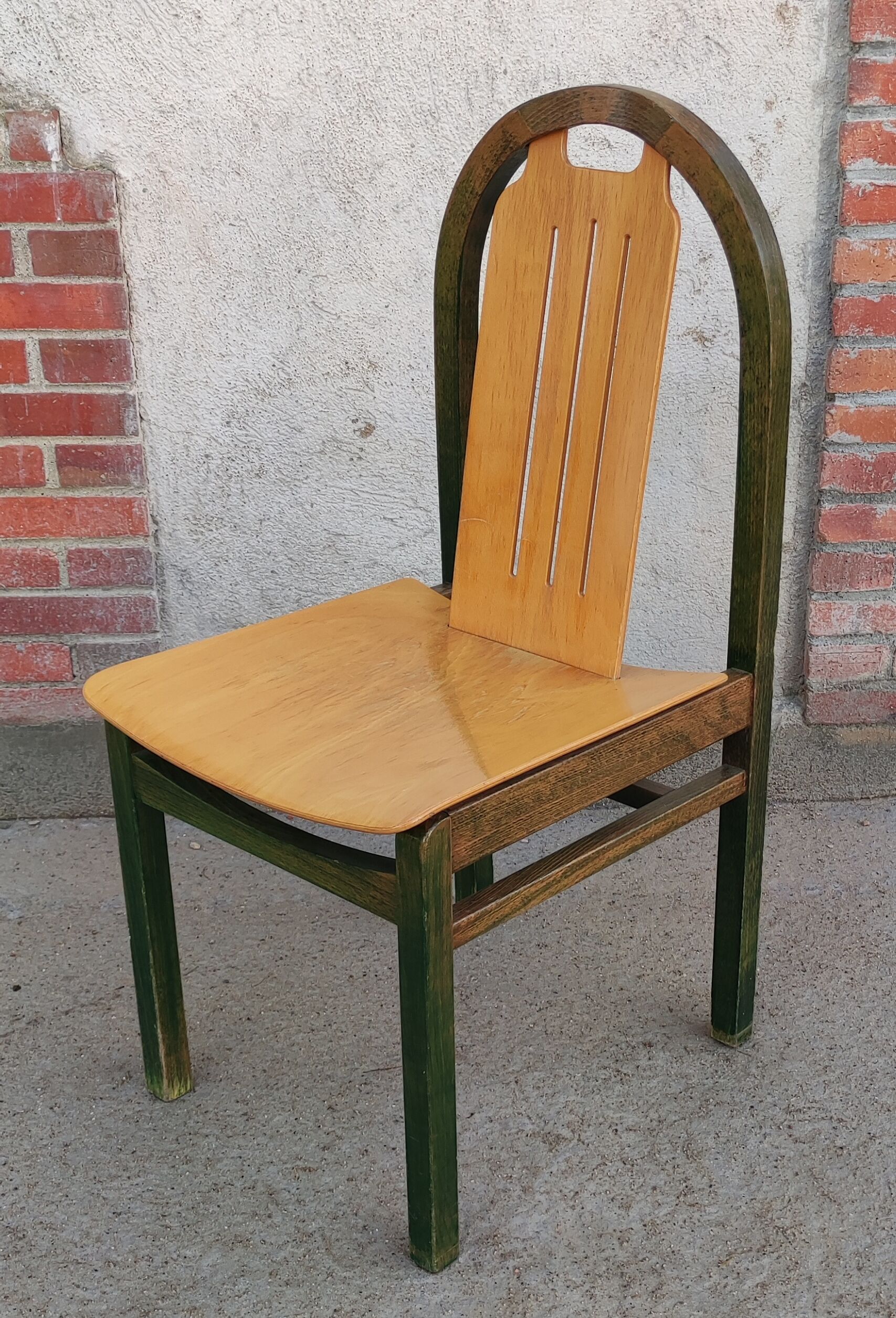 Ensemble 12 chaises vintage Baumann modèle Argos