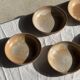 11 assiettes creuses artisanales vintage en grès mat