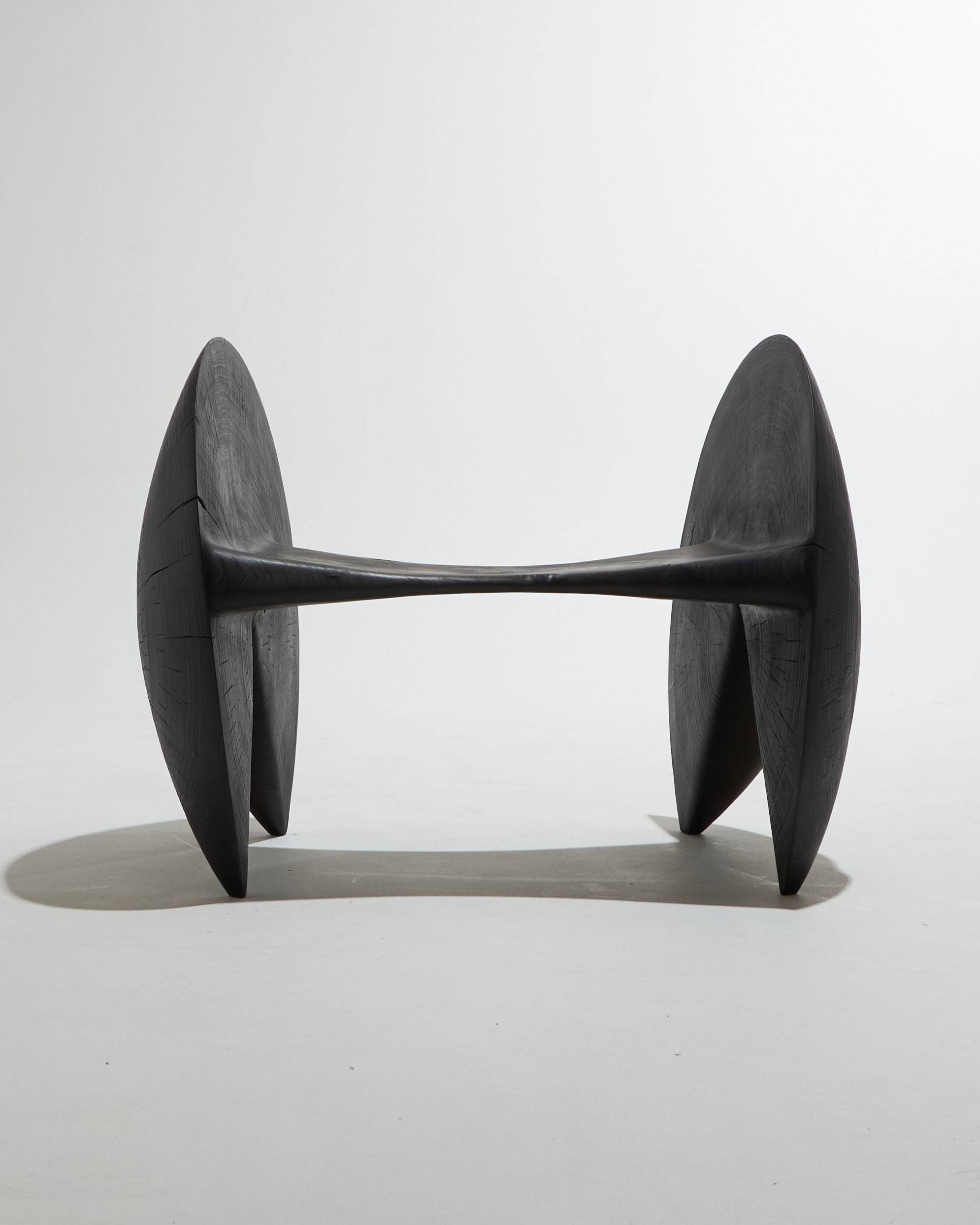 Assise Aigeon en bois noir