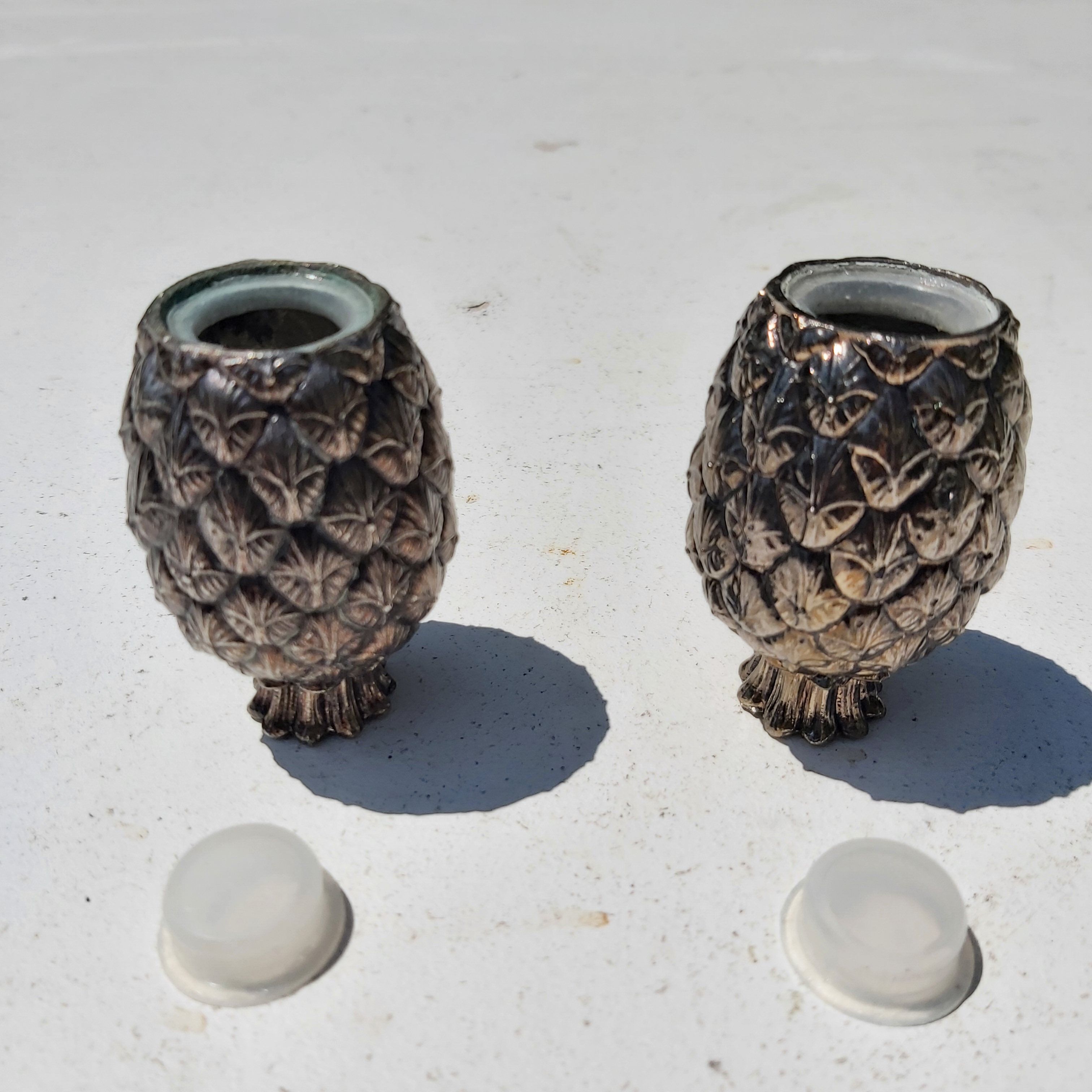 Salt and pepper pineapple silver metal