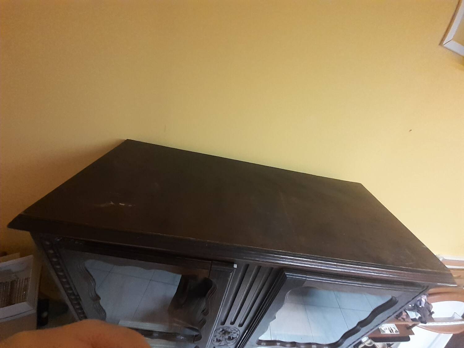 Glass cabinet/display cabinet/bookshelf