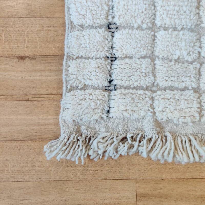 Berber carpet white tiles 95x170 cm