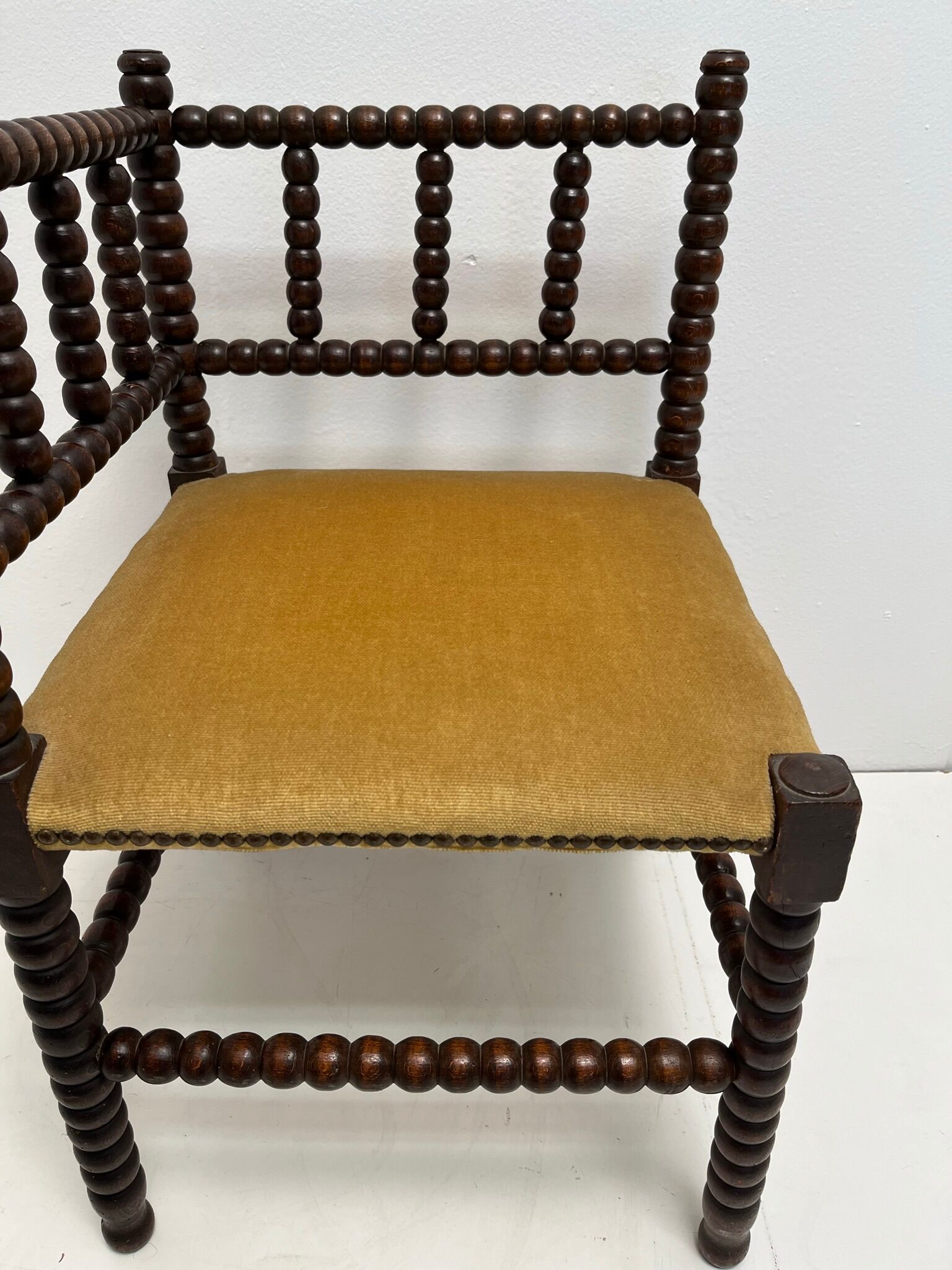 Corner chair wood turned 50s-60s