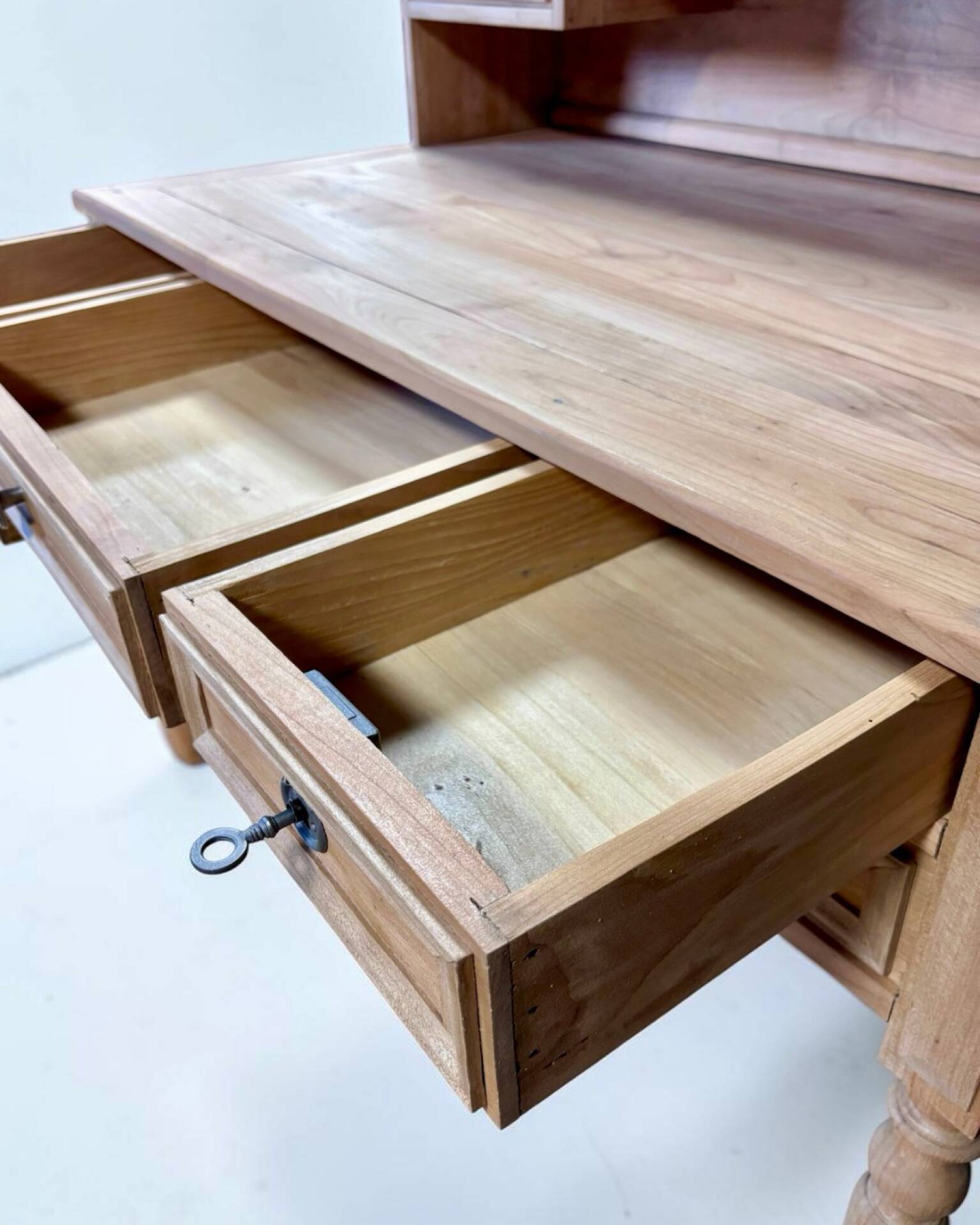 Louis XVI style graduated desk in solid cherry wood, renovated.