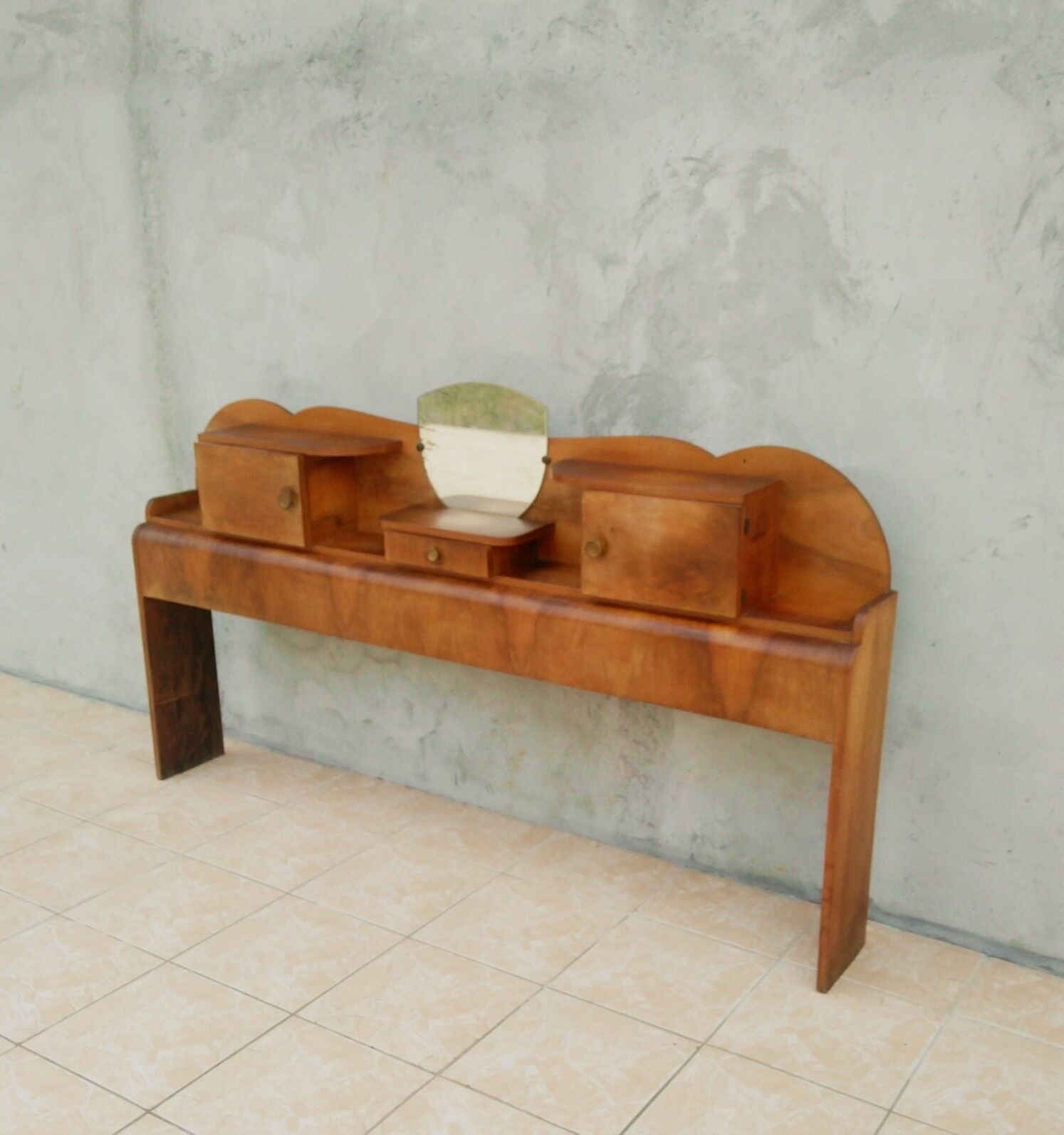 Cosy Art Deco headboard