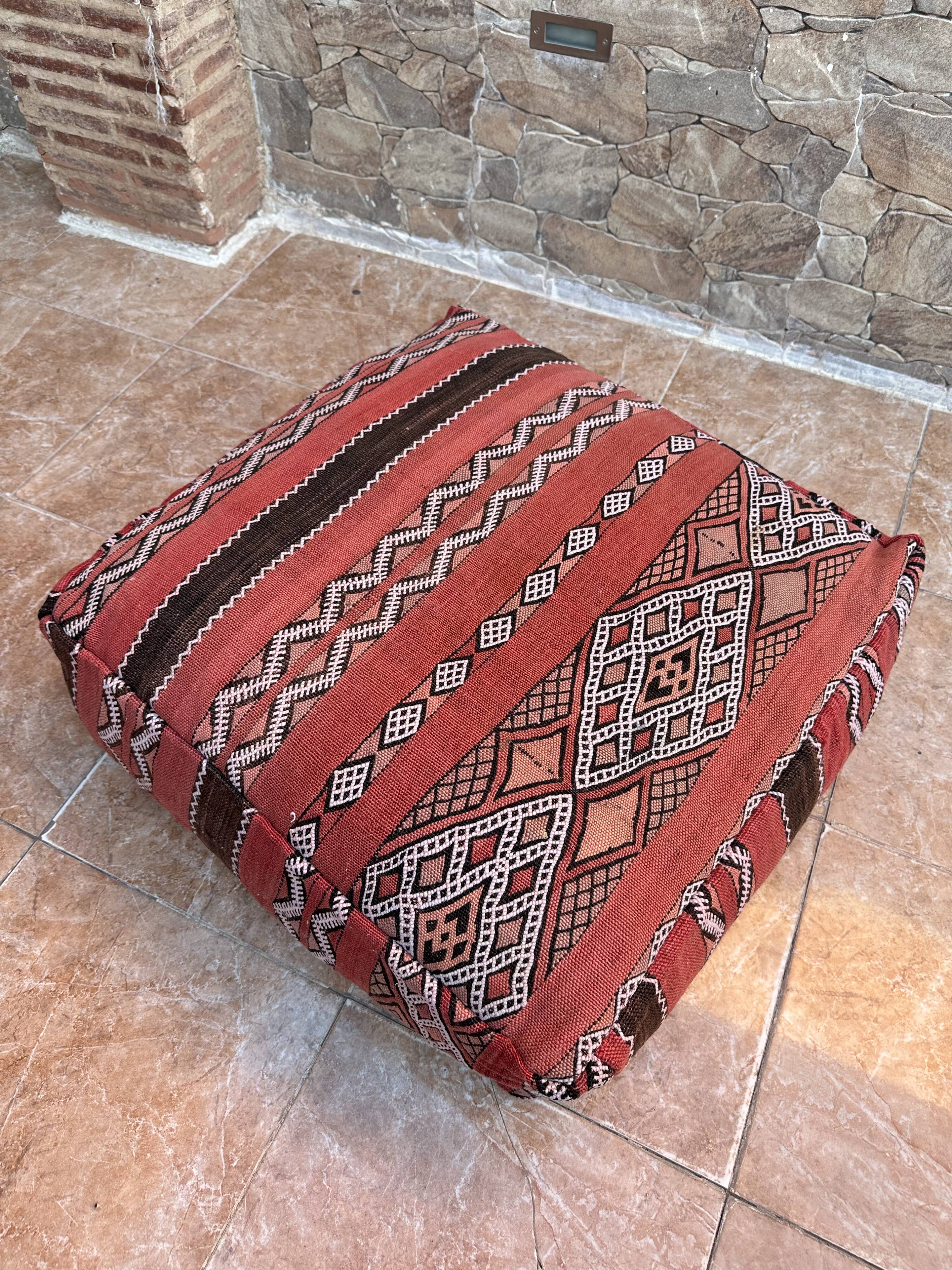 Pouf Kilim berbère fait main, coussin de sol
