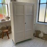 White and green cutter cabinet