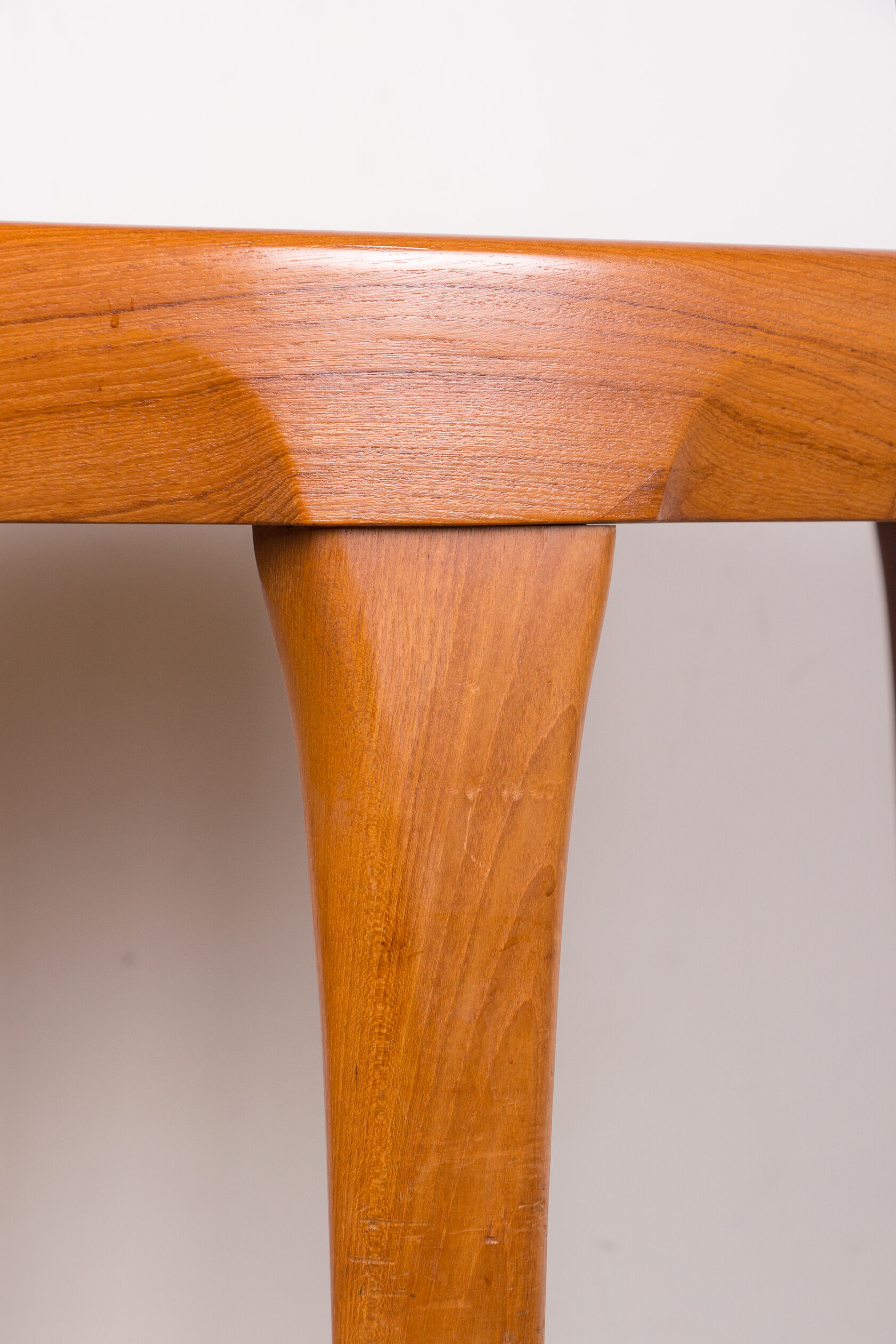 Danish Teak extendable dining table by Ib Kofod-Larsen for Faarup Mobelfabrik 1960