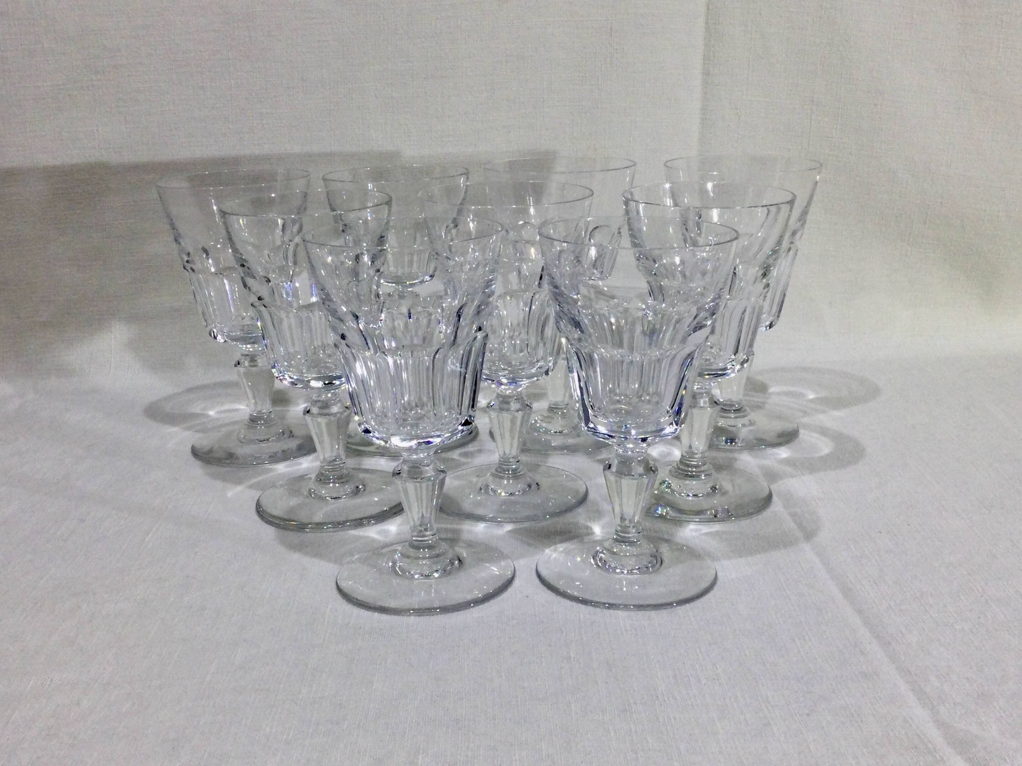 Baccarat – 9 Verres à vin blanc Modèle Missouri